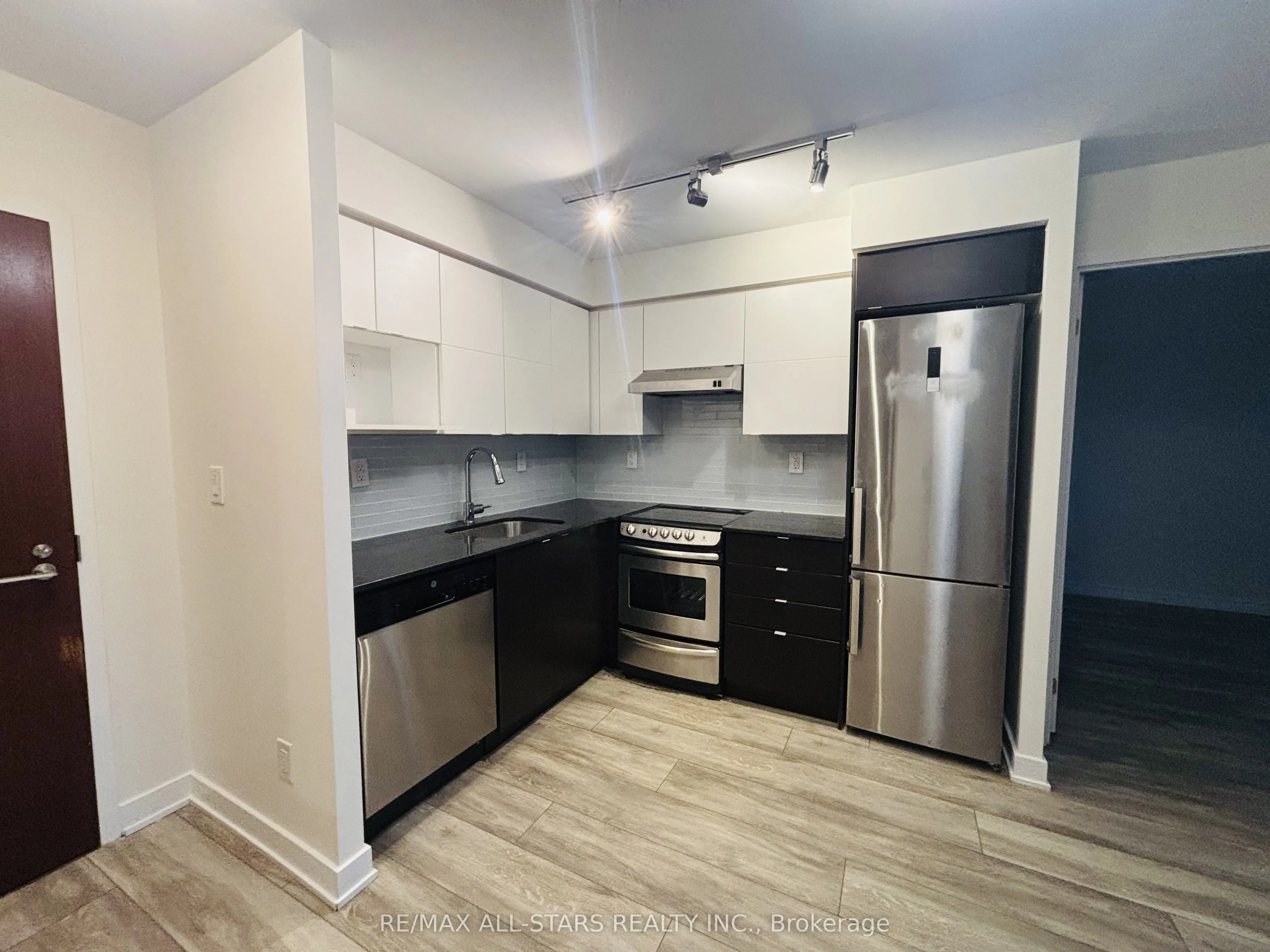 160 Flemington Road, #802