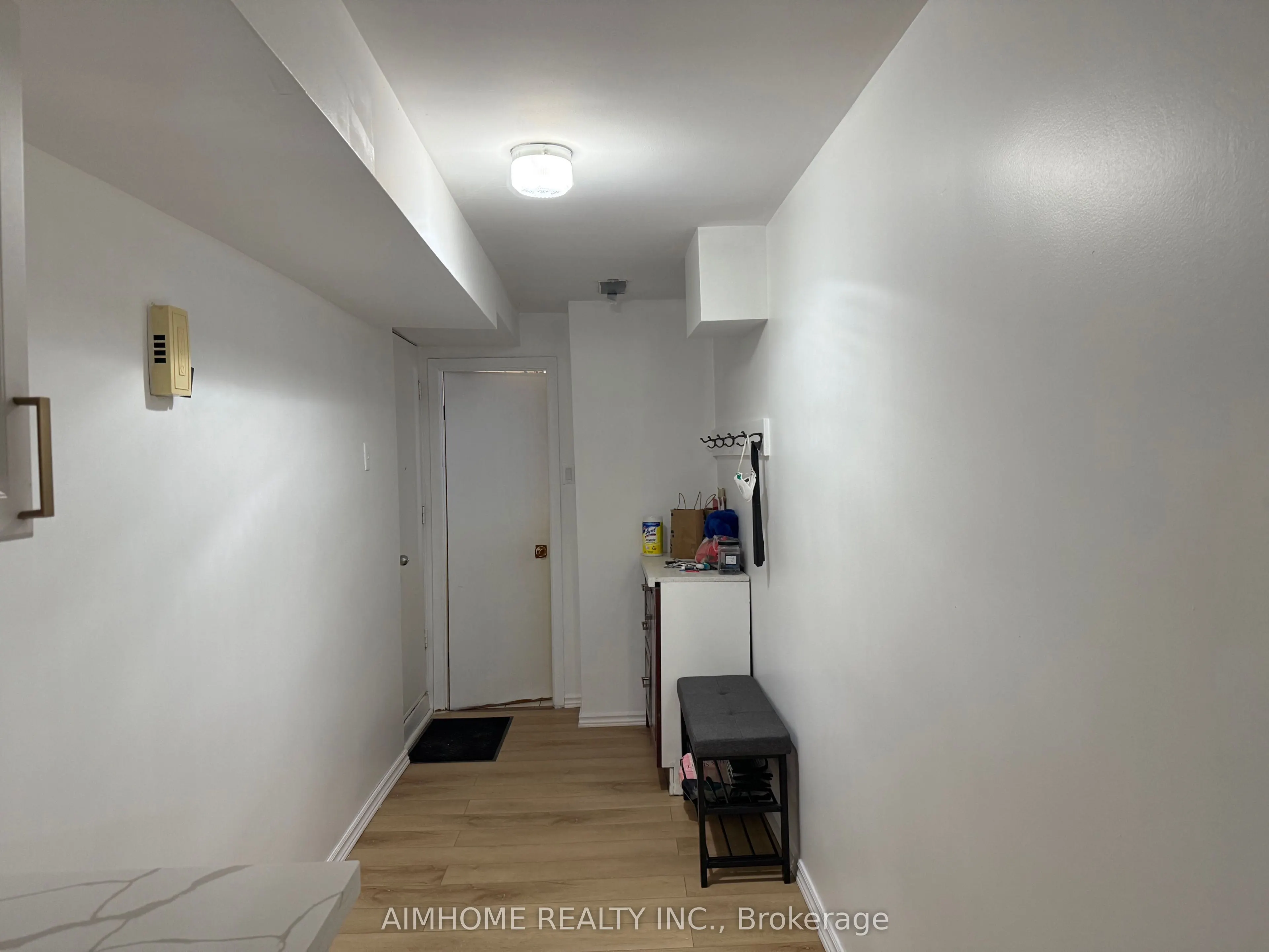 72 La Rose Avenue