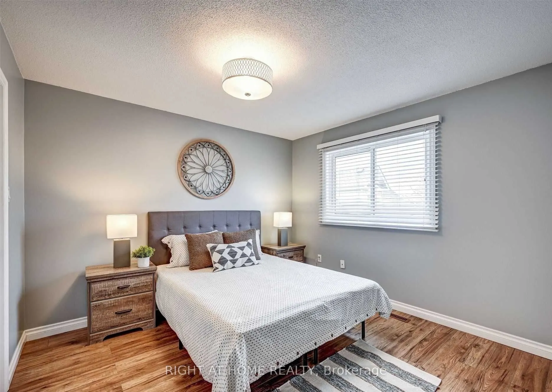 6713 Mockingbird Lane, #Upper