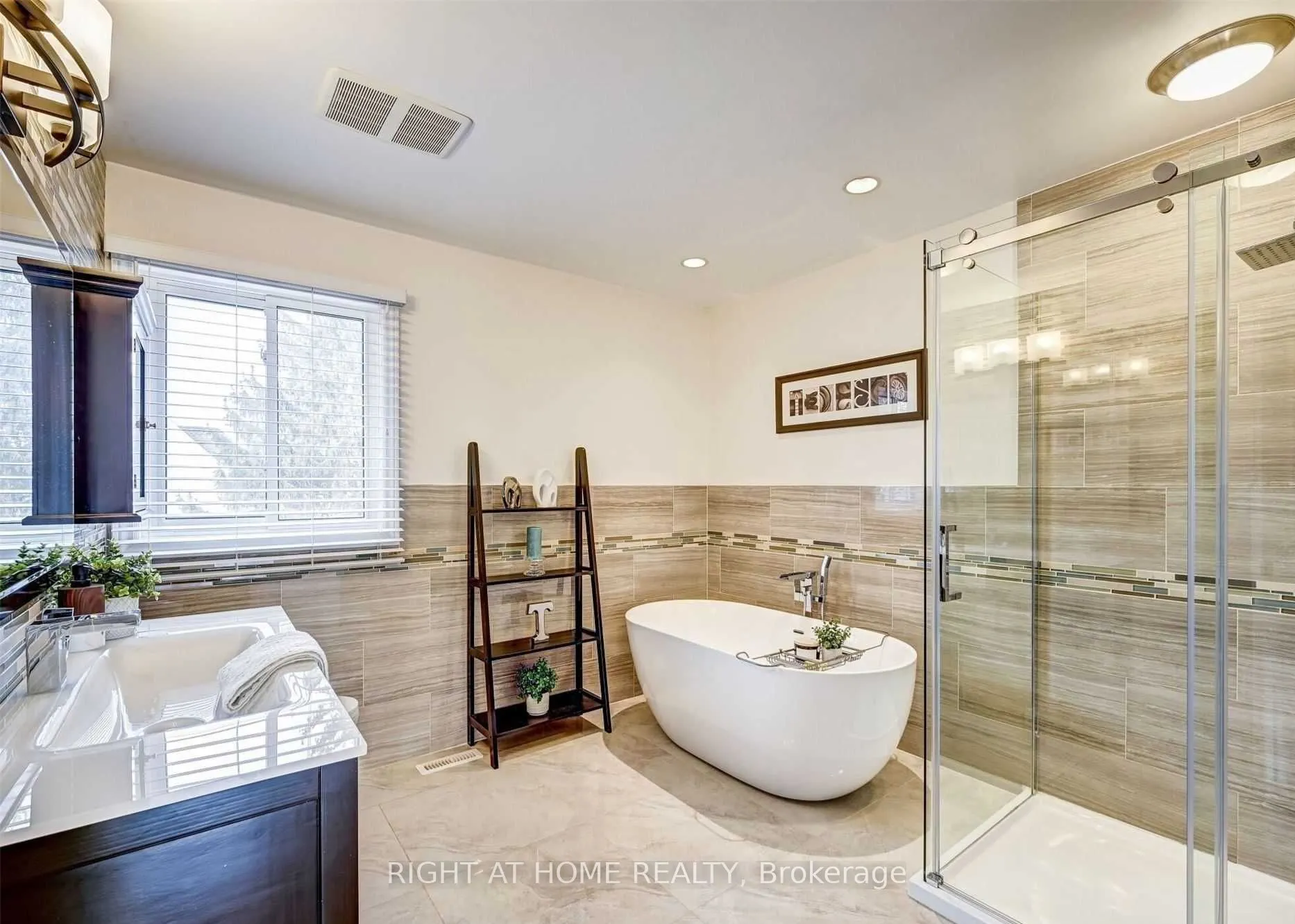 6713 Mockingbird Lane, #Upper