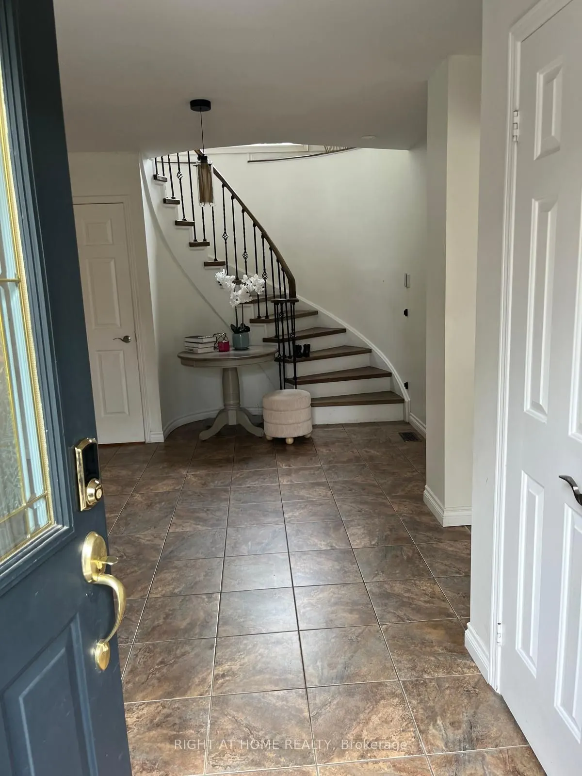 6713 Mockingbird Lane, #Upper