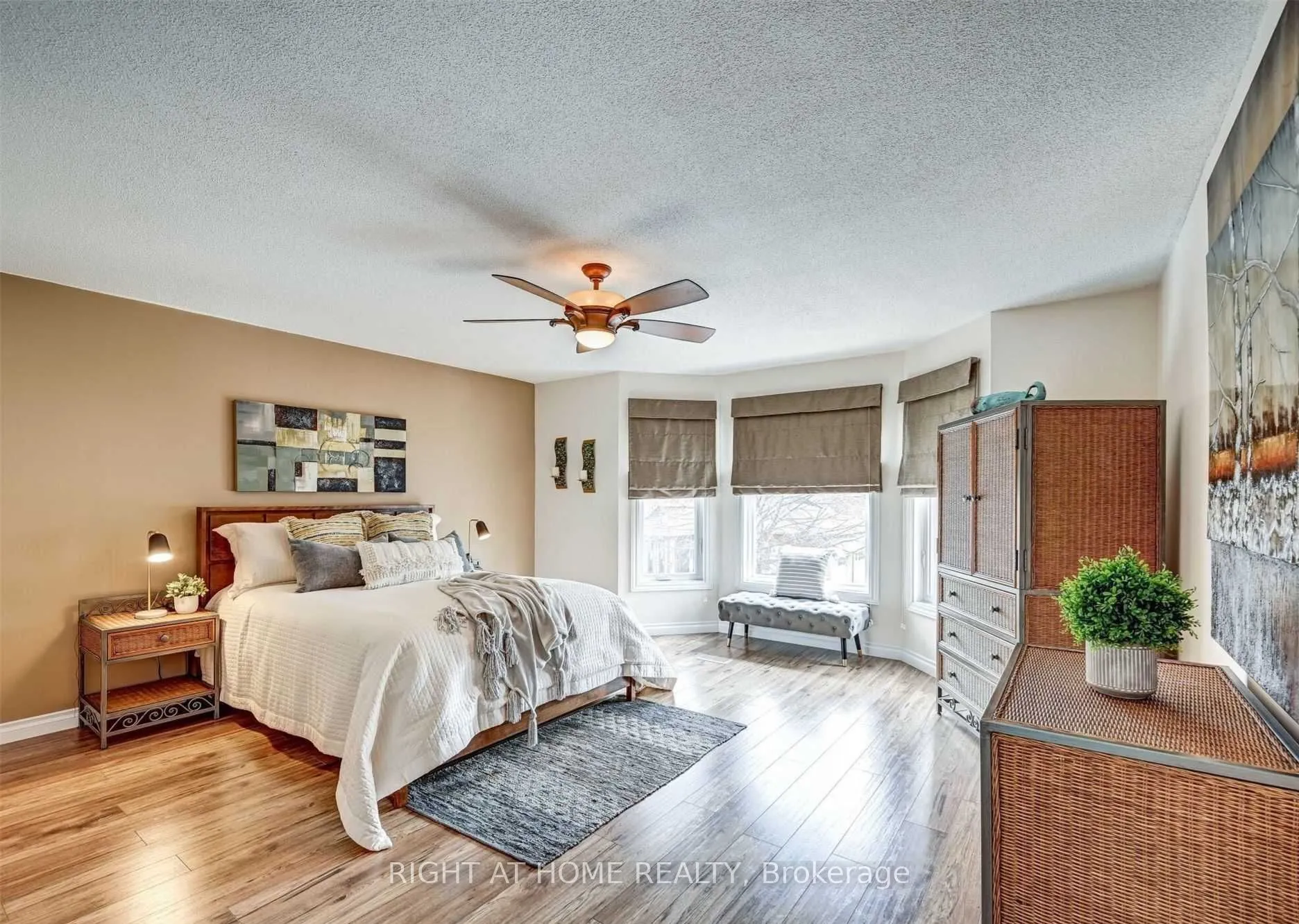 6713 Mockingbird Lane, #Upper