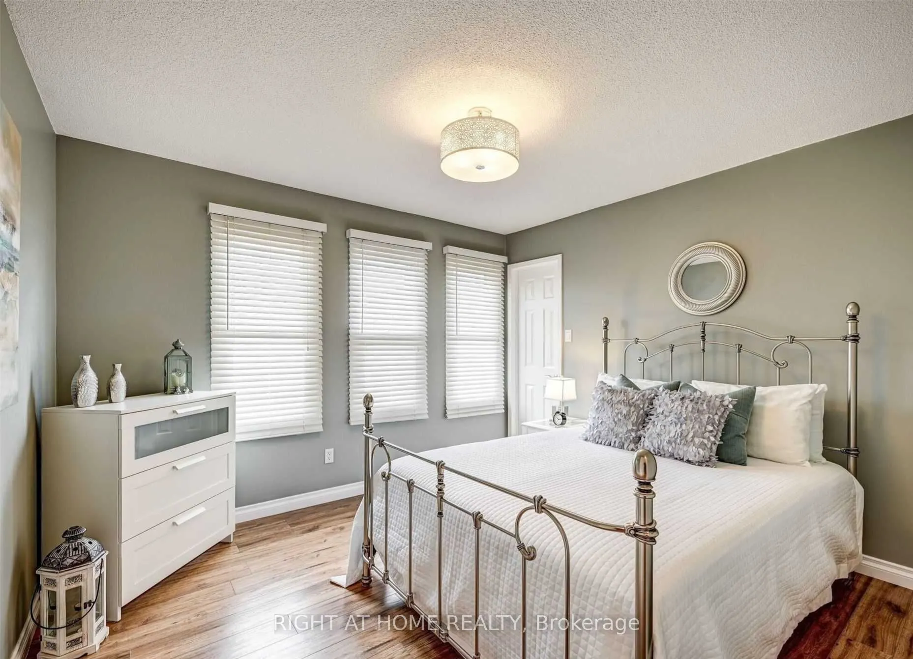 6713 Mockingbird Lane, #Upper