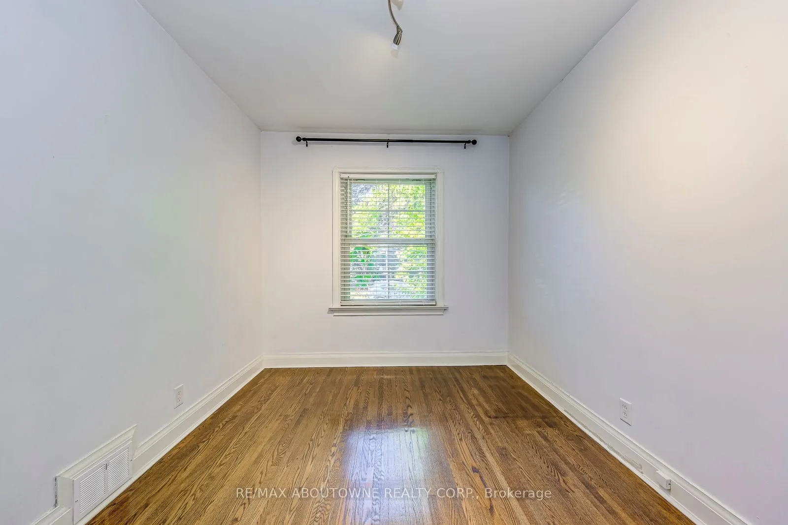 3 Glenn Murray Drive