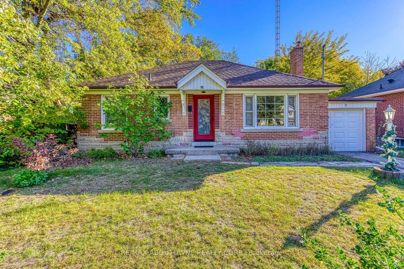 3 Glenn Murray Drive