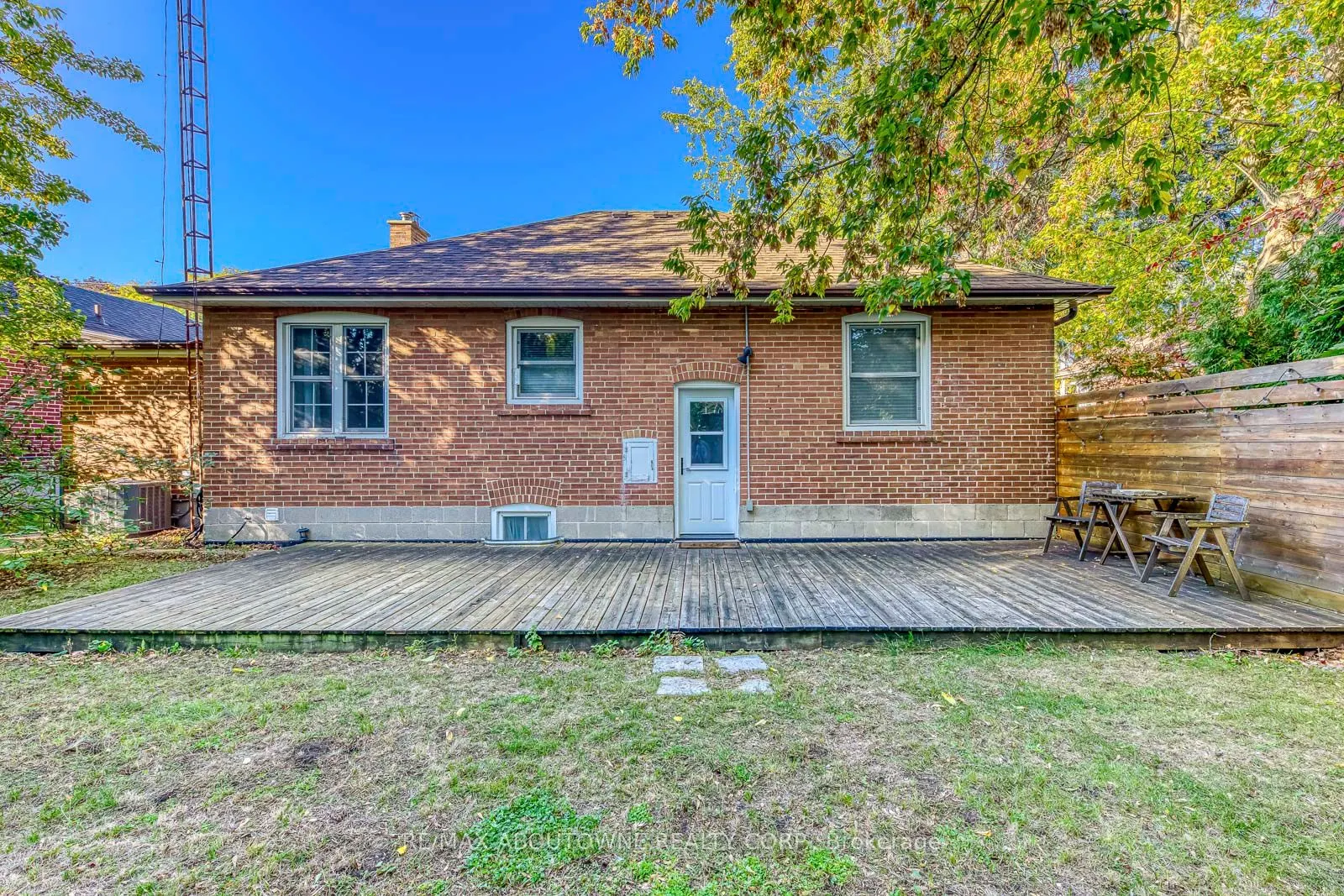 3 Glenn Murray Drive