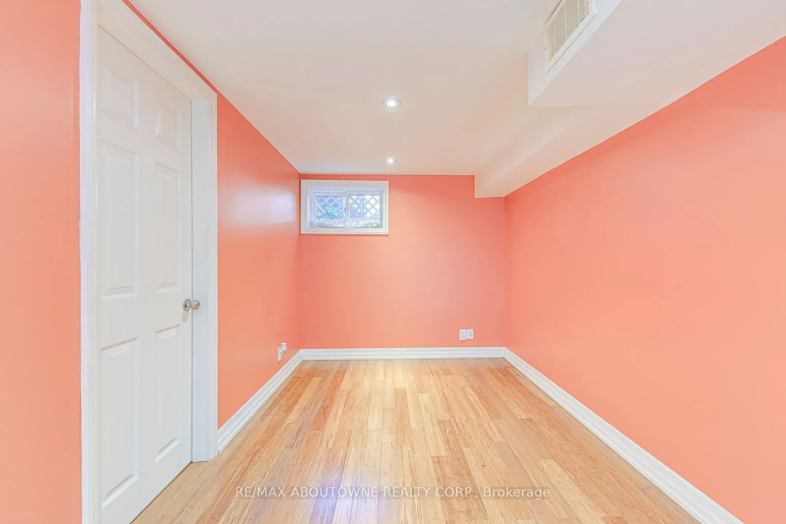 3 Glenn Murray Drive
