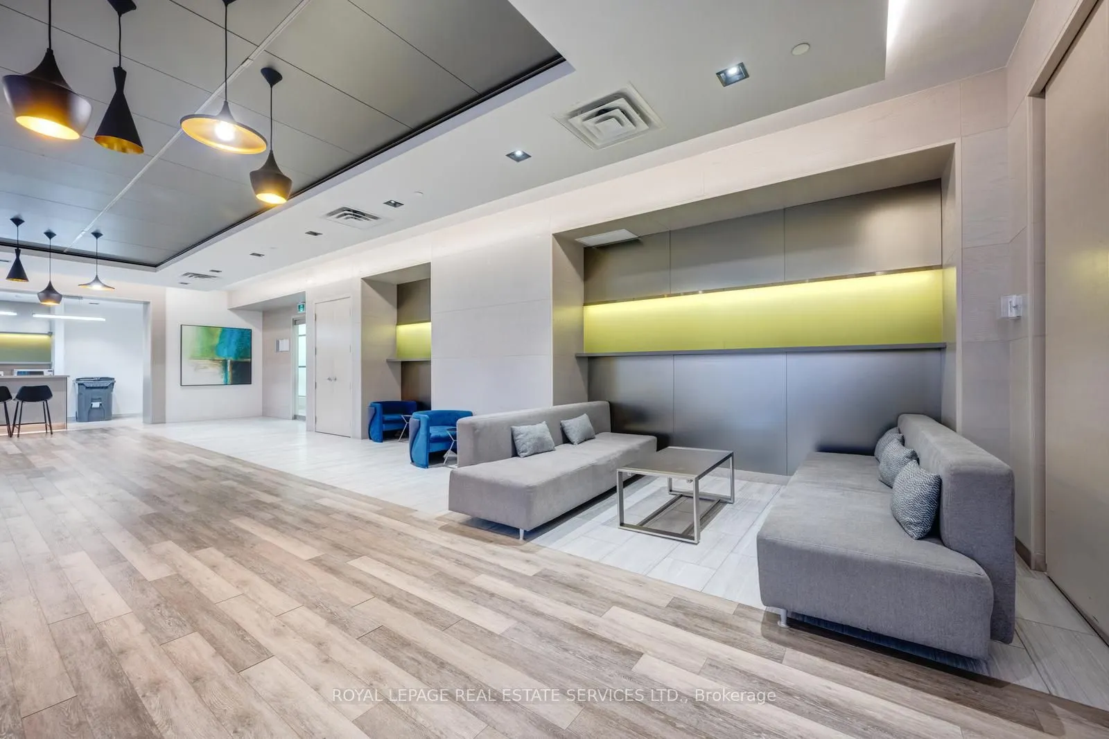 4633 Glen Erin Drive, #10