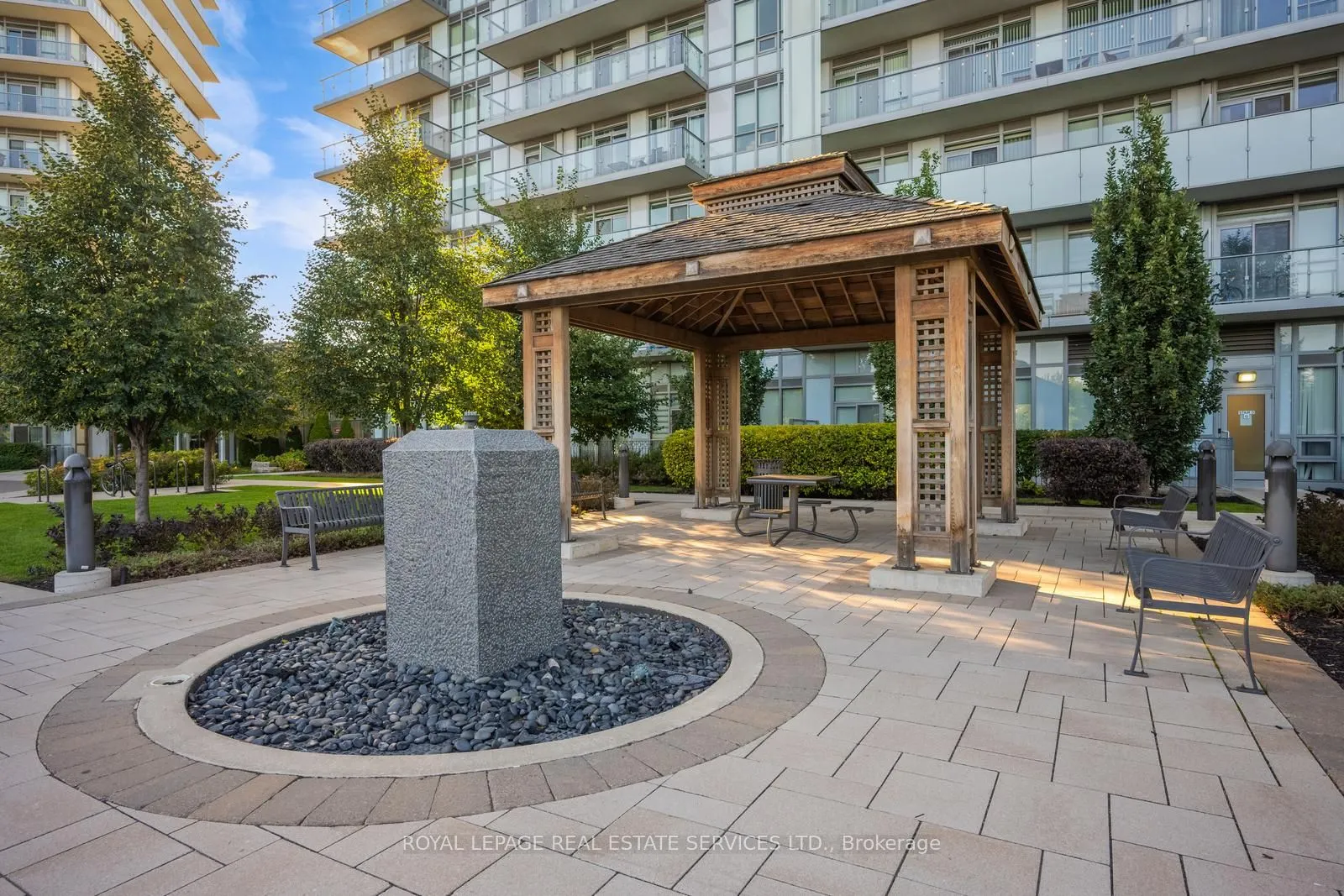 4633 Glen Erin Drive, #10