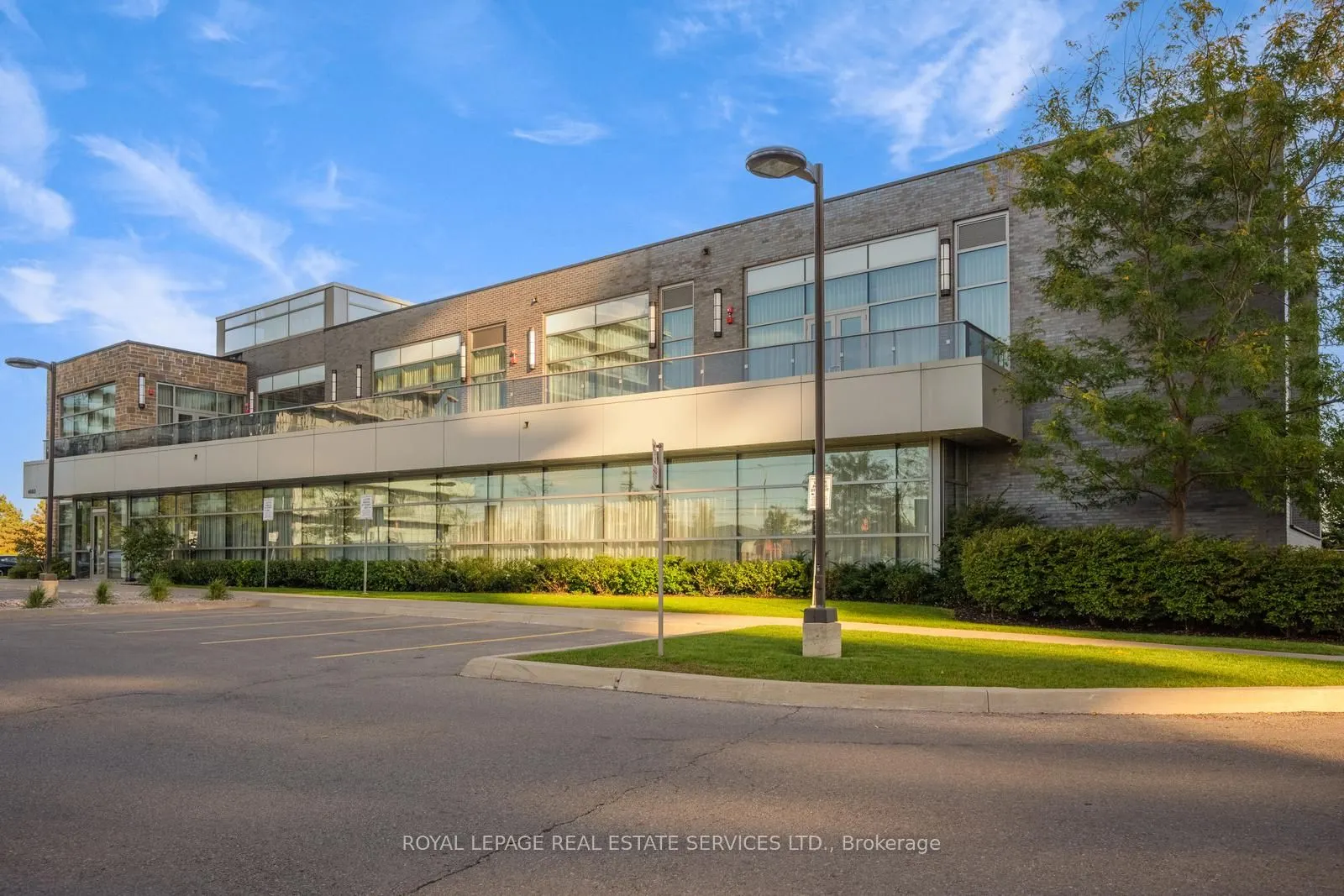 4633 Glen Erin Drive, #10