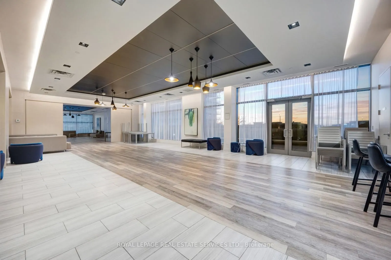 4633 Glen Erin Drive, #10