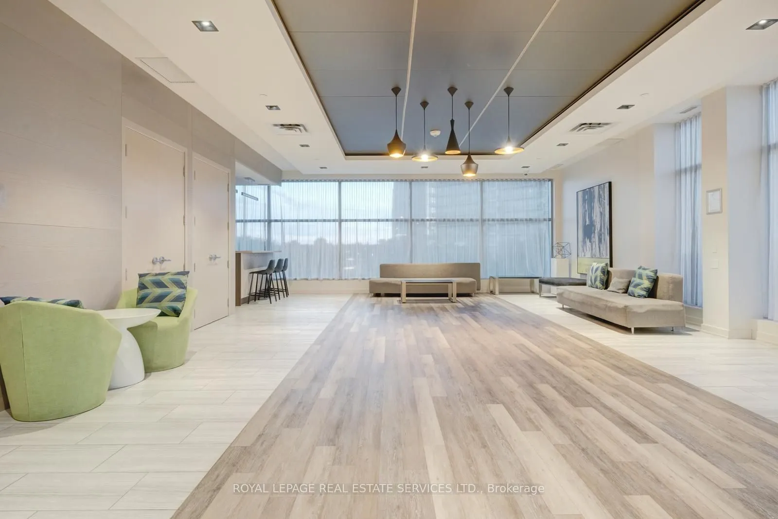 4633 Glen Erin Drive, #10