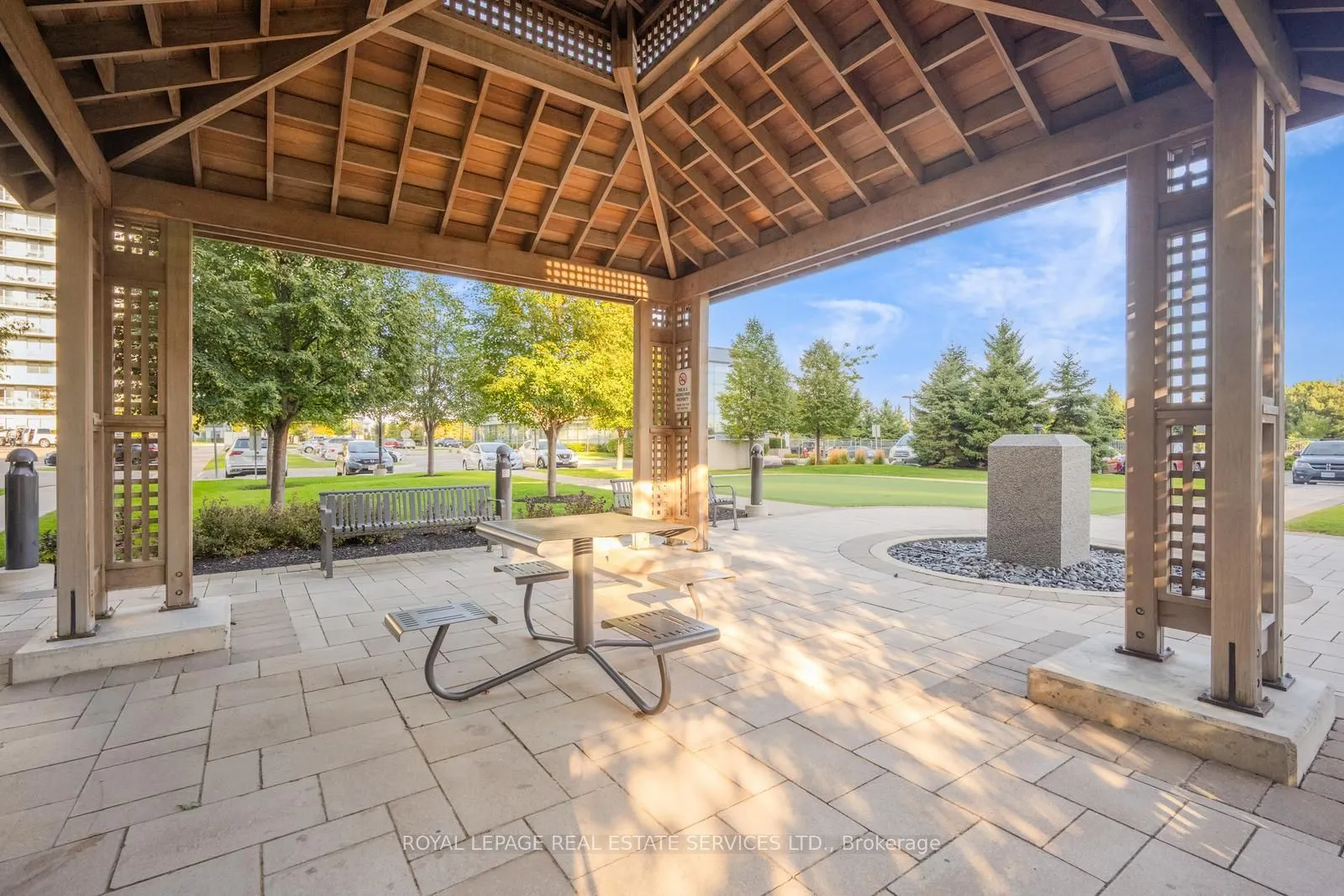 4633 Glen Erin Drive, #10