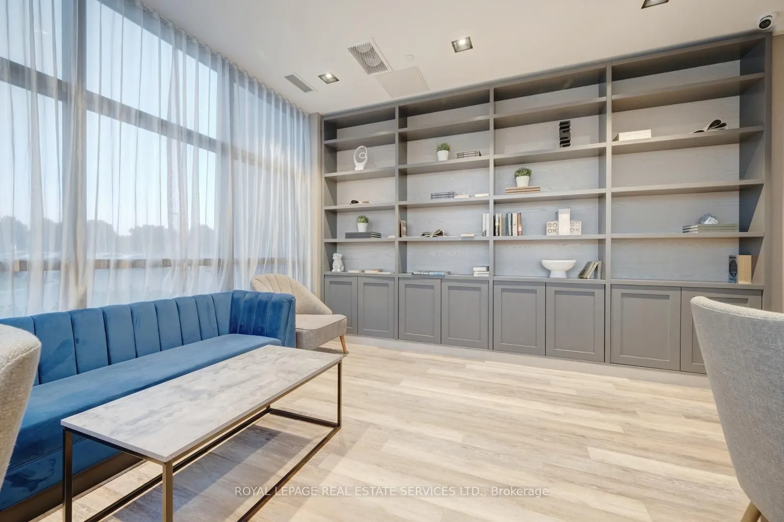 4633 Glen Erin Drive, #10
