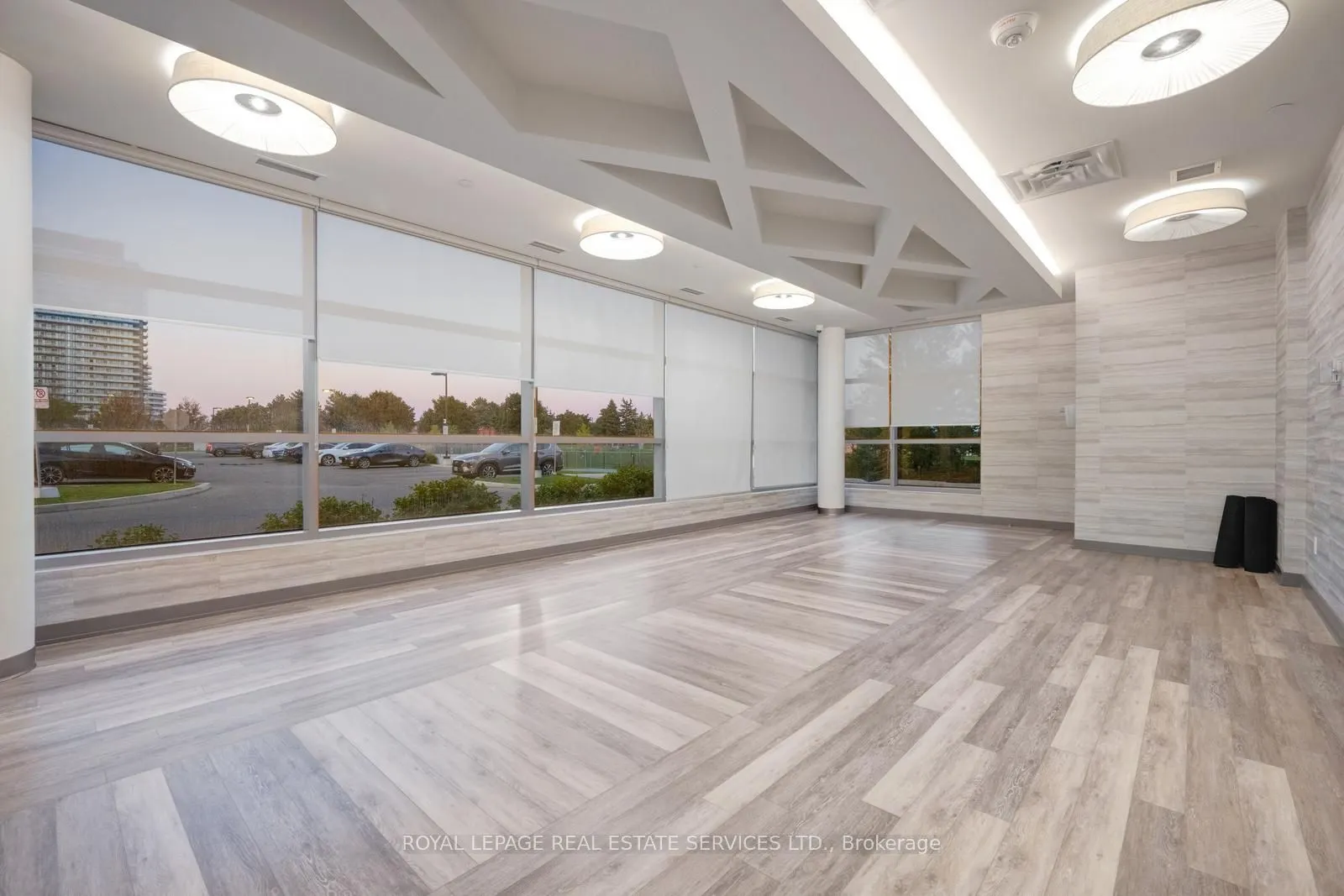 4633 Glen Erin Drive, #10