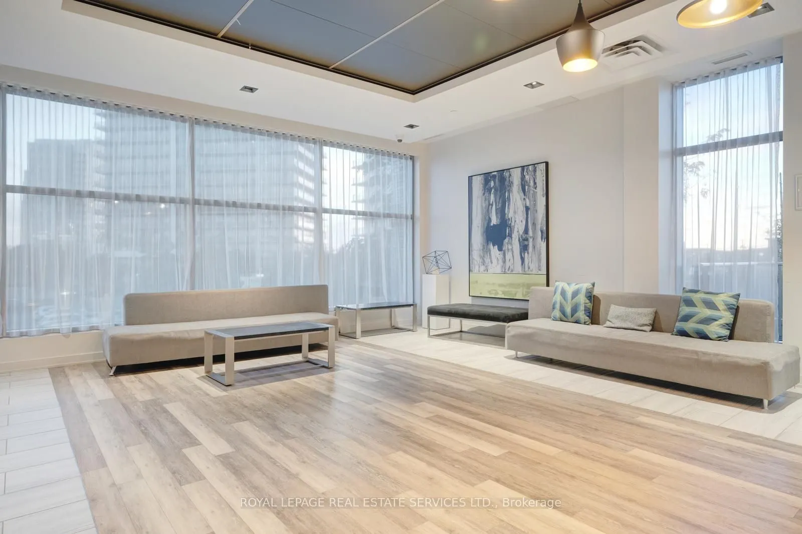 4633 Glen Erin Drive, #10