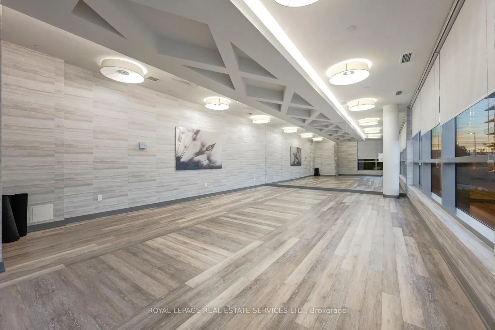 4633 Glen Erin Drive, #10