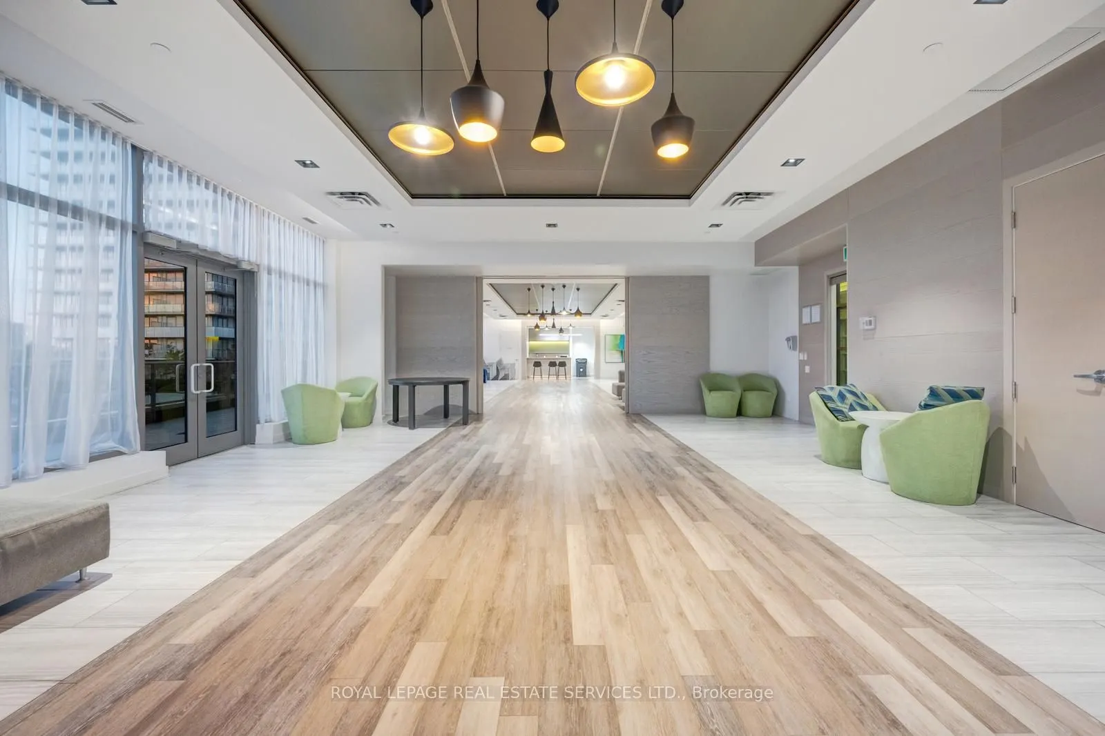 4633 Glen Erin Drive, #10