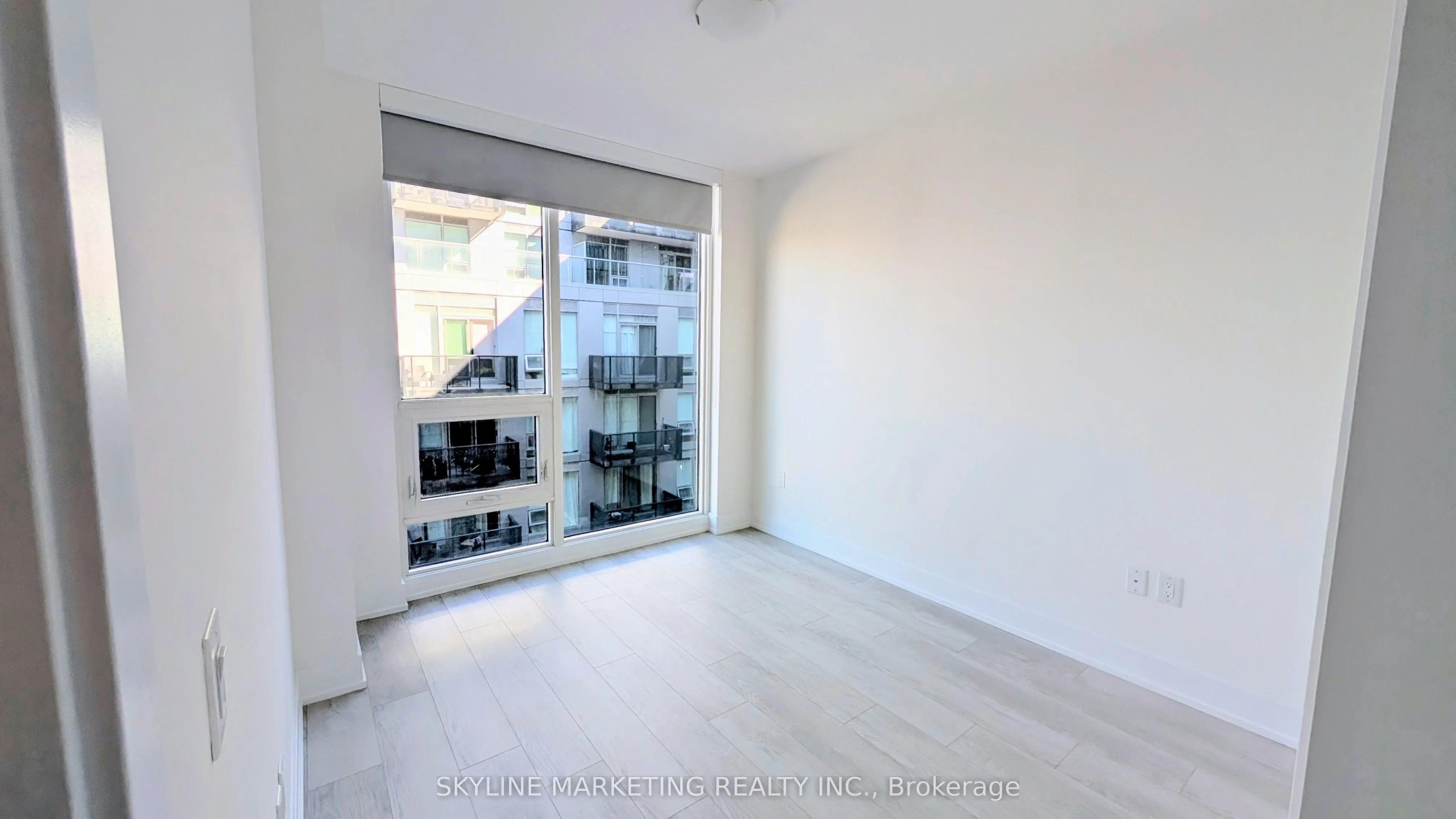2450 Old Bronte Road, #647