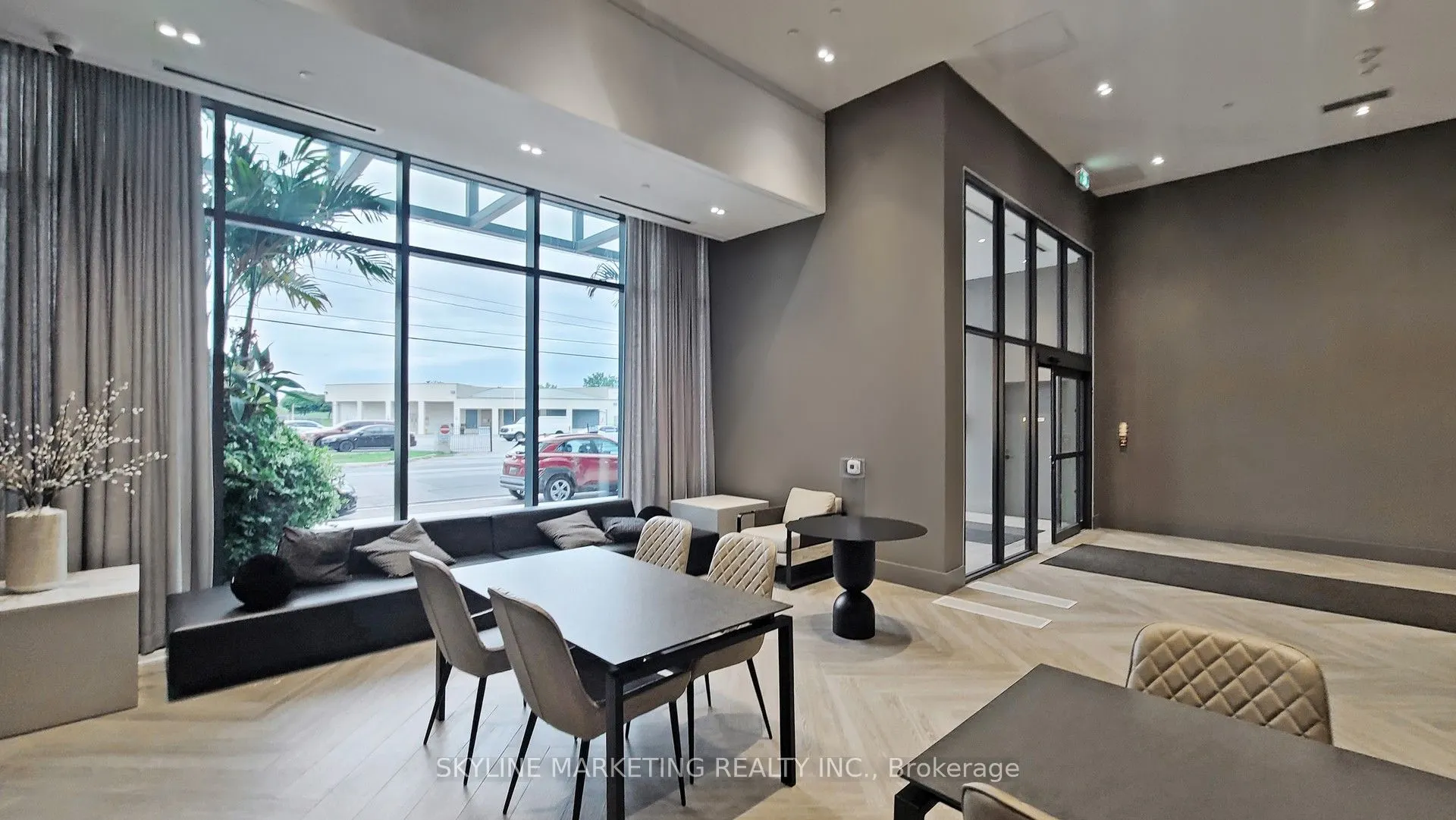 2450 Old Bronte Road, #647