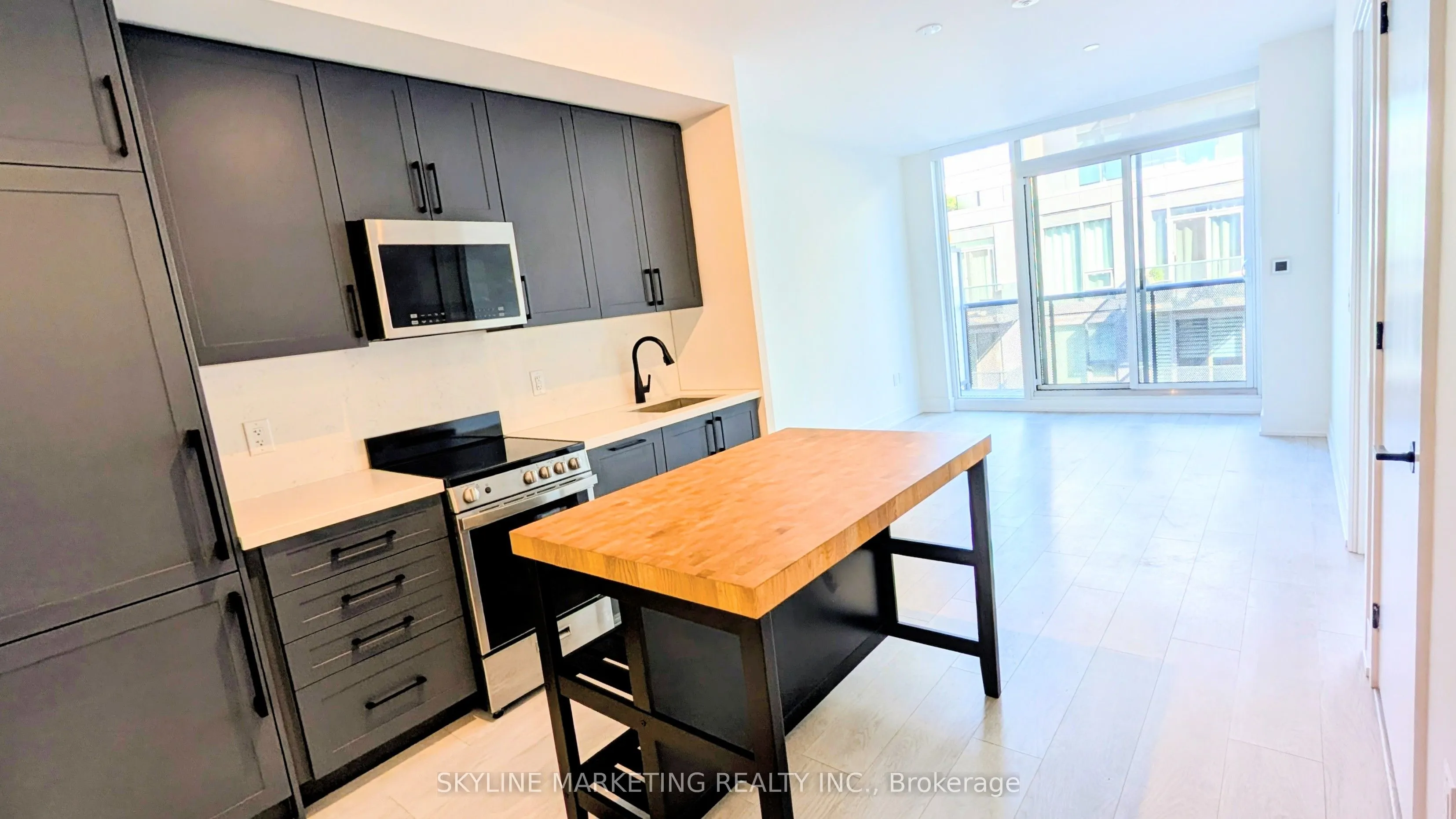 2450 Old Bronte Road, #647