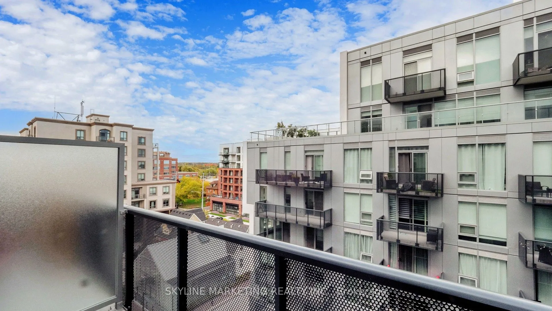 2450 Old Bronte Road, #647