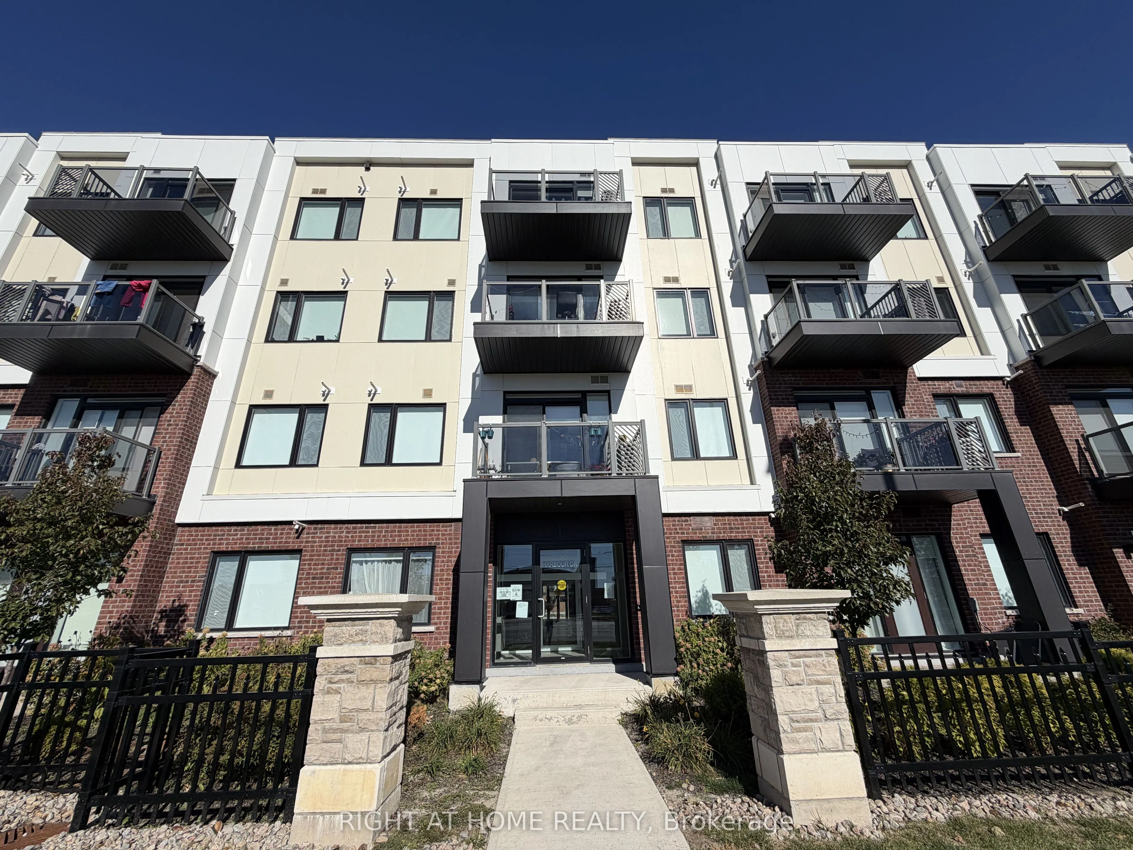 62 Sky Harbour Drive, #207