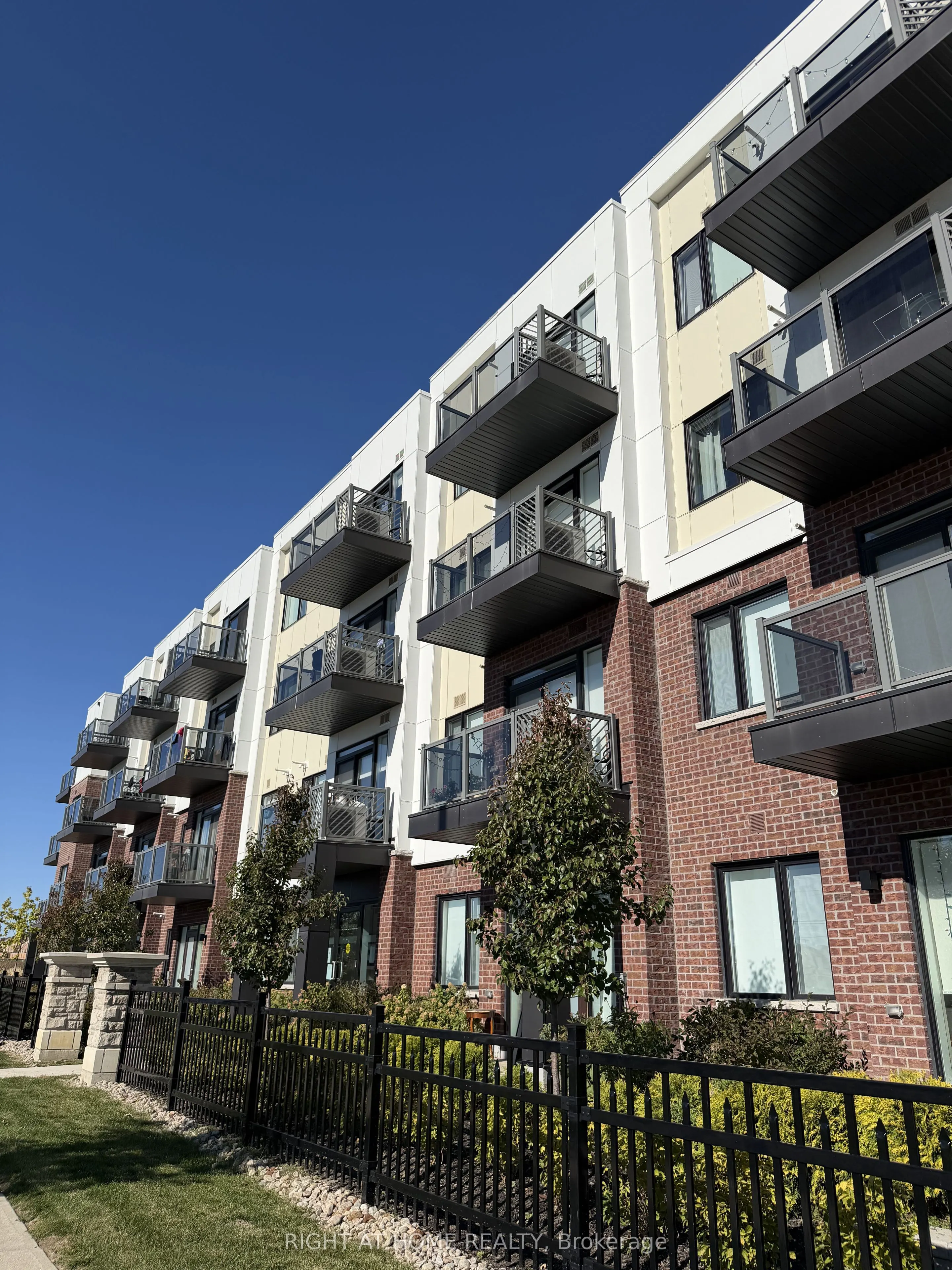 62 Sky Harbour Drive, #207