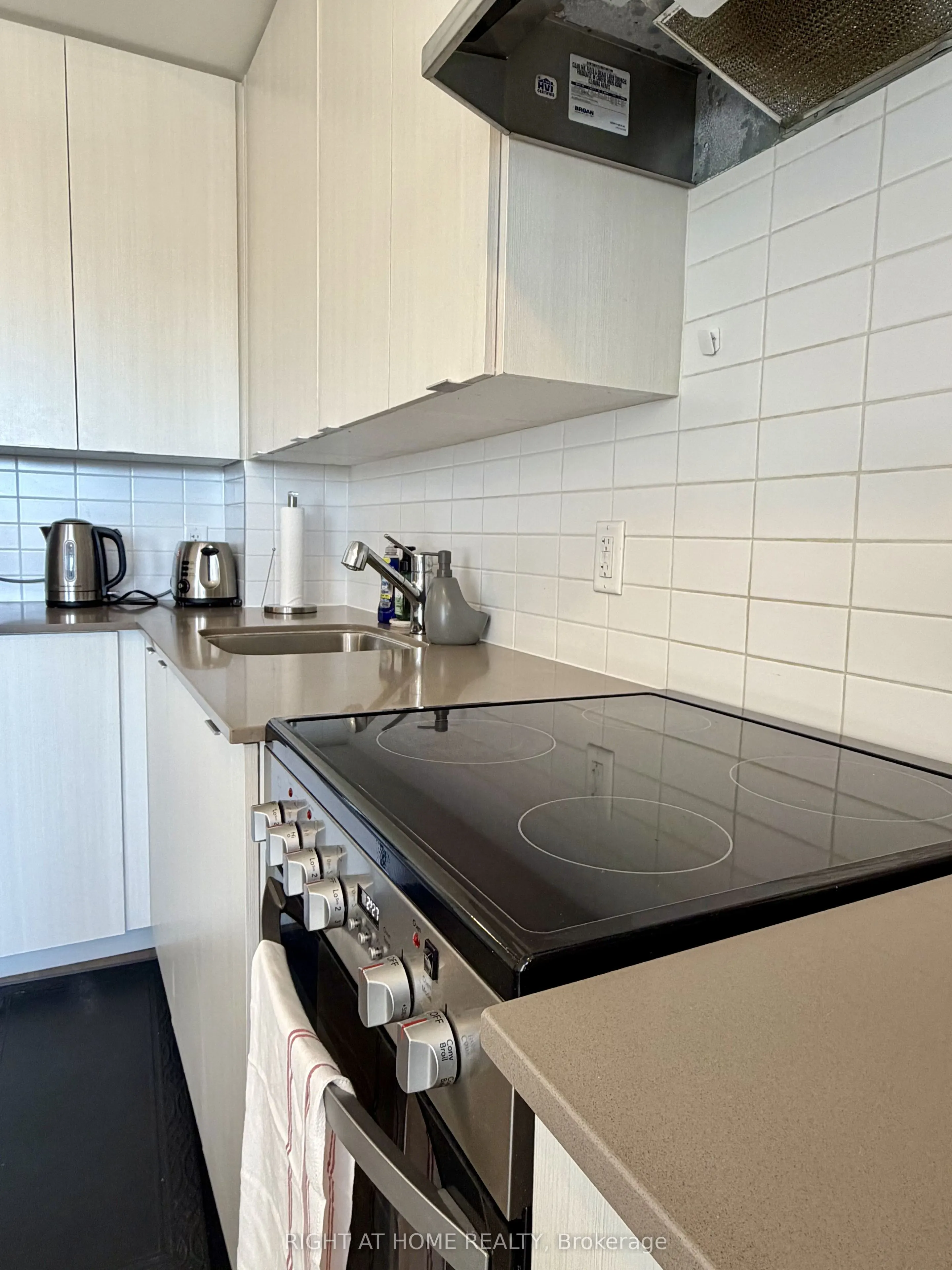 62 Sky Harbour Drive, #207