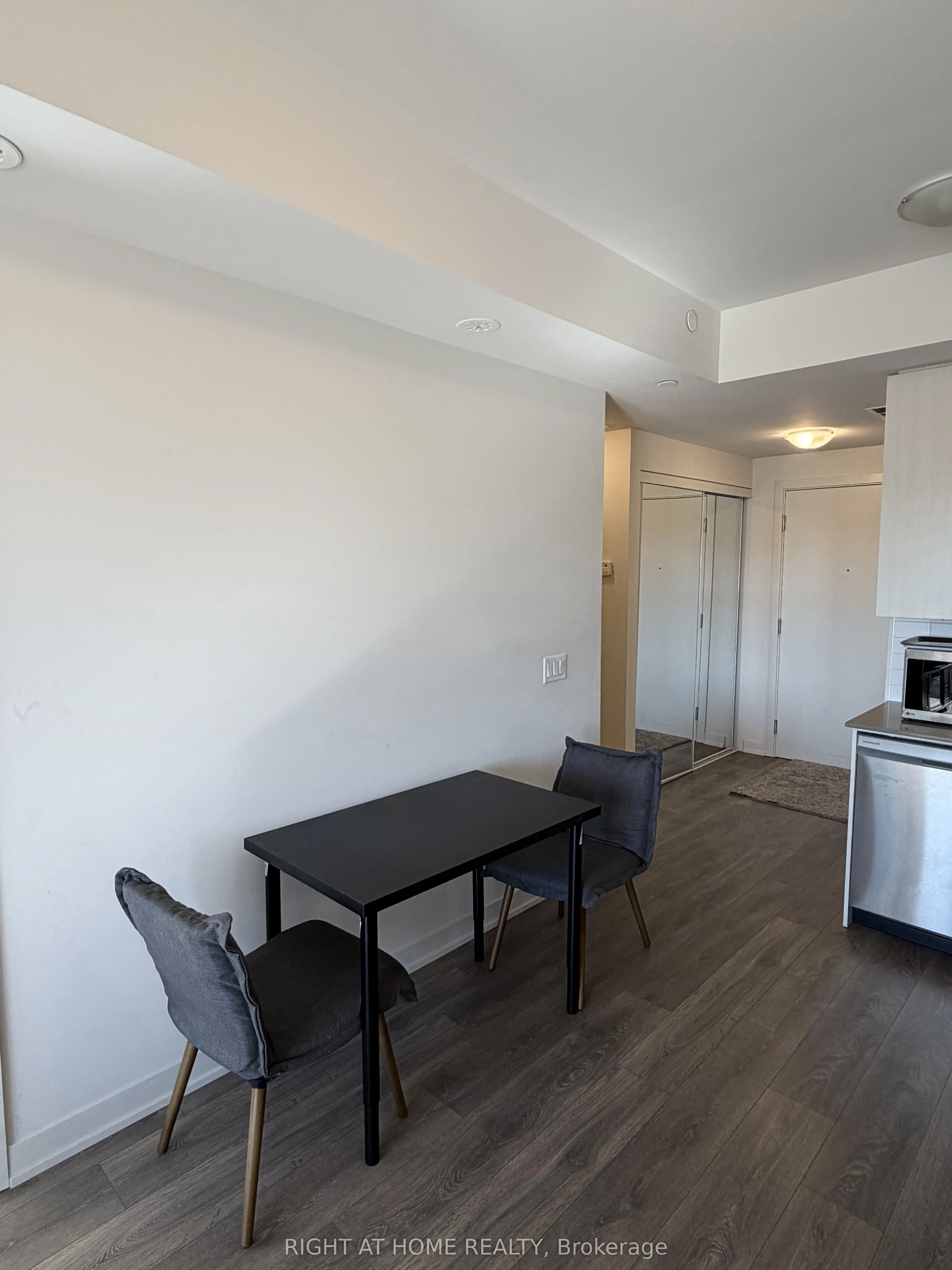 62 Sky Harbour Drive, #207