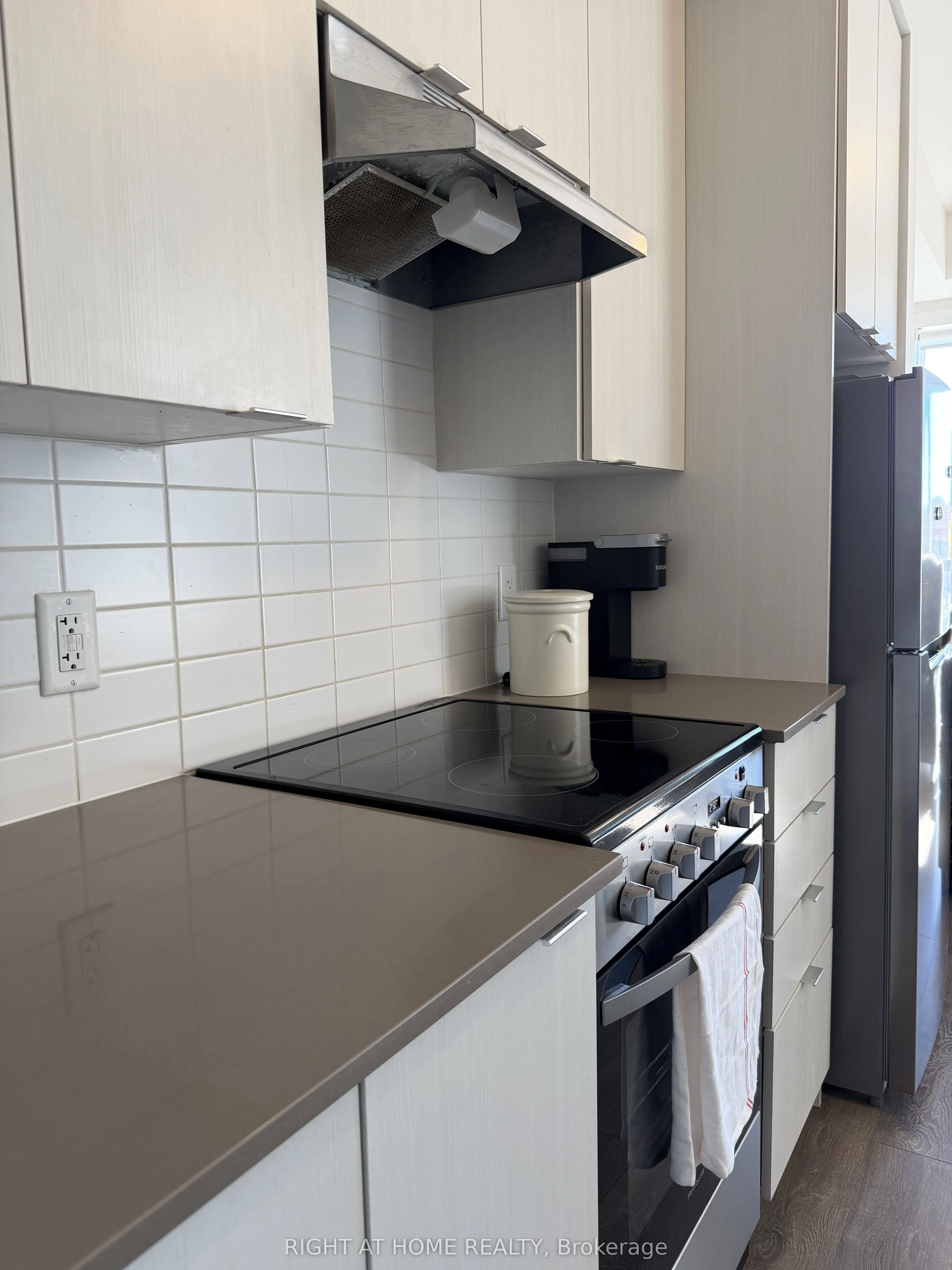 62 Sky Harbour Drive, #207