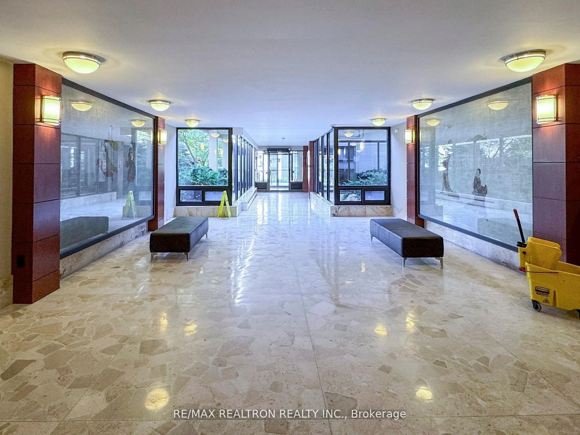 360 Ridelle Avenue, #410
