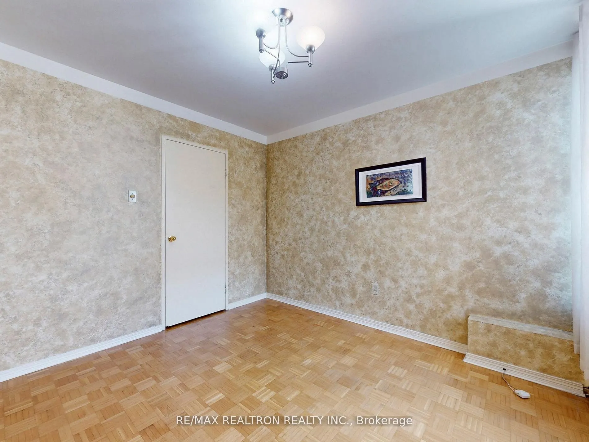 360 Ridelle Avenue, #410