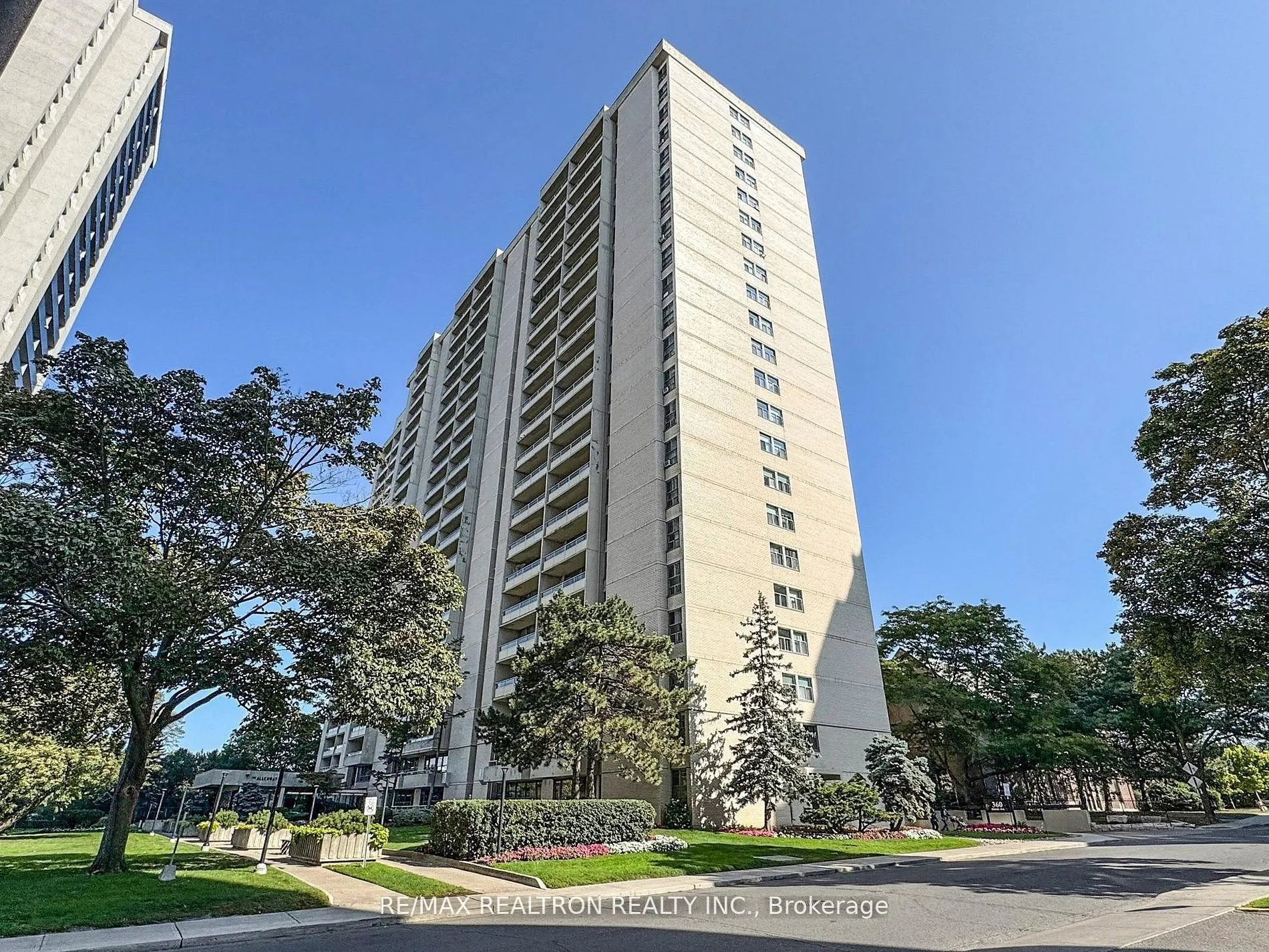 360 Ridelle Avenue, #410
