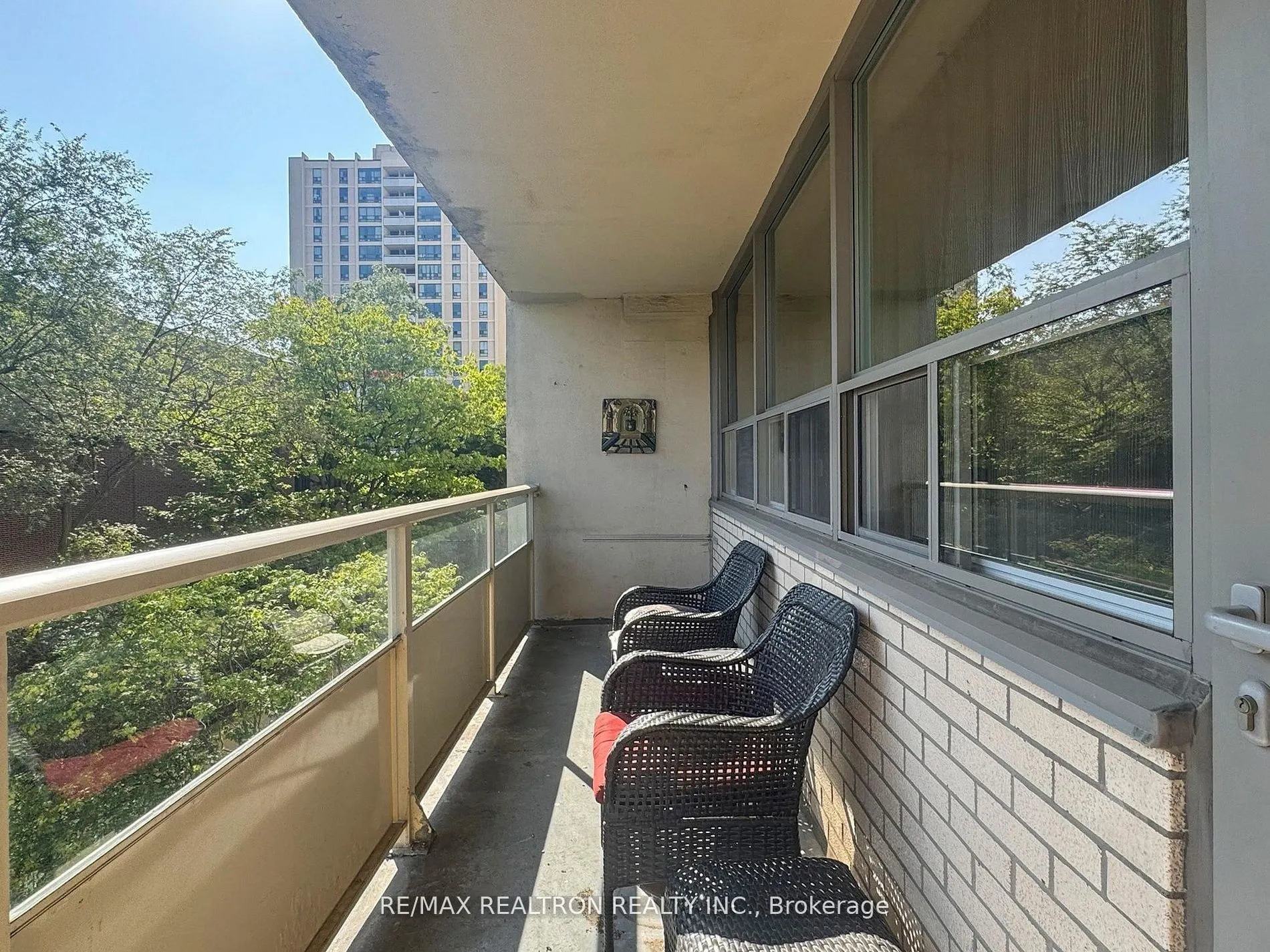 360 Ridelle Avenue, #410