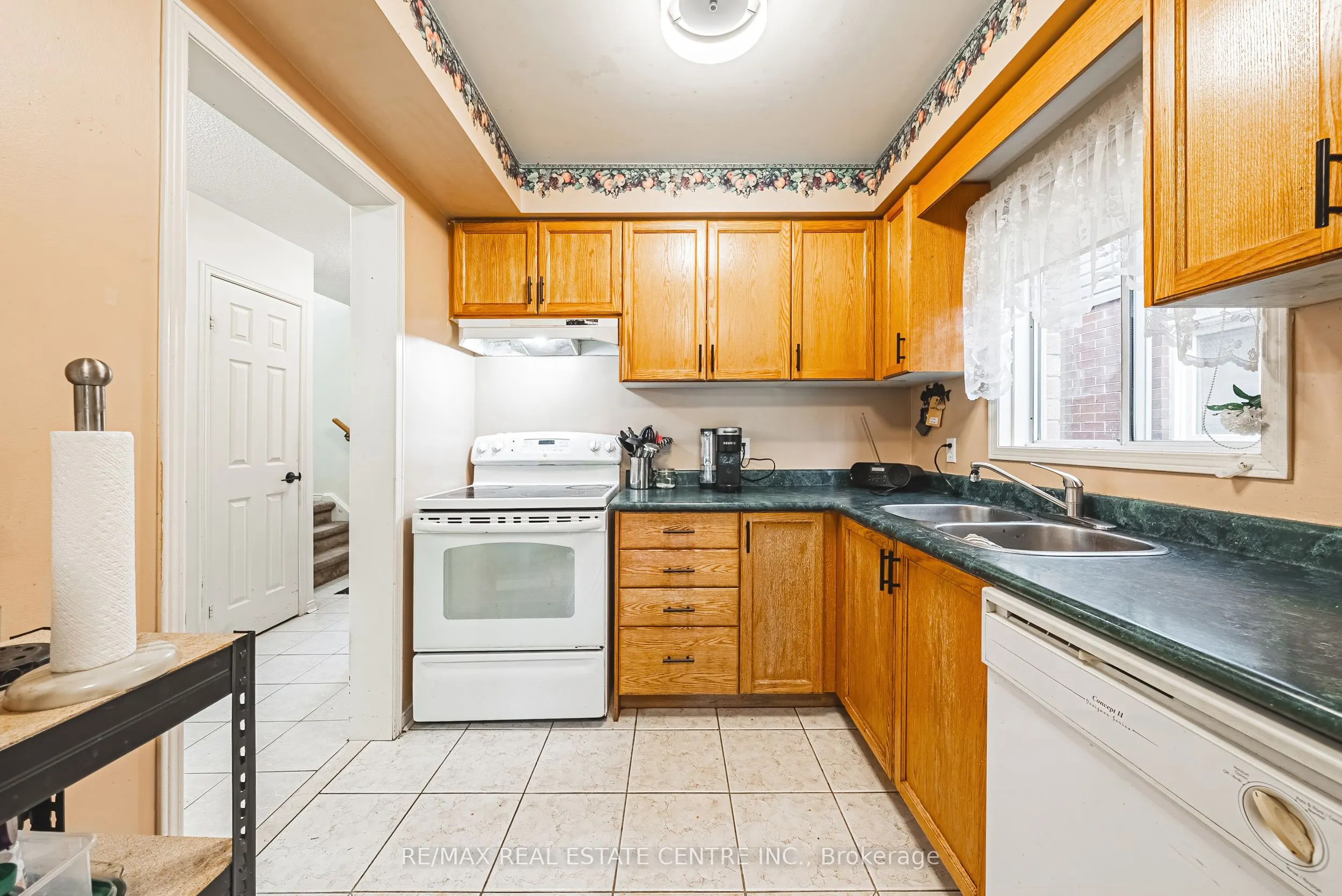487 Taylor Crescent
