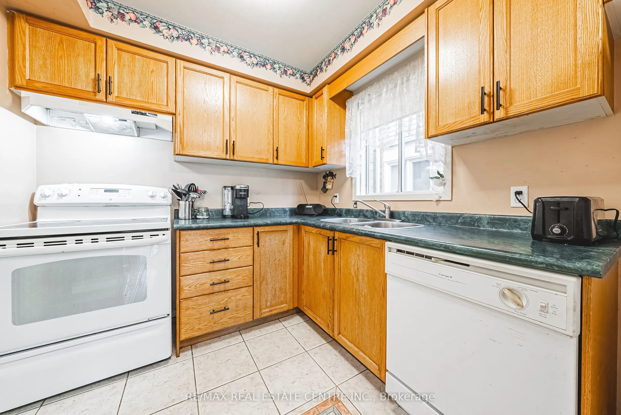 487 Taylor Crescent
