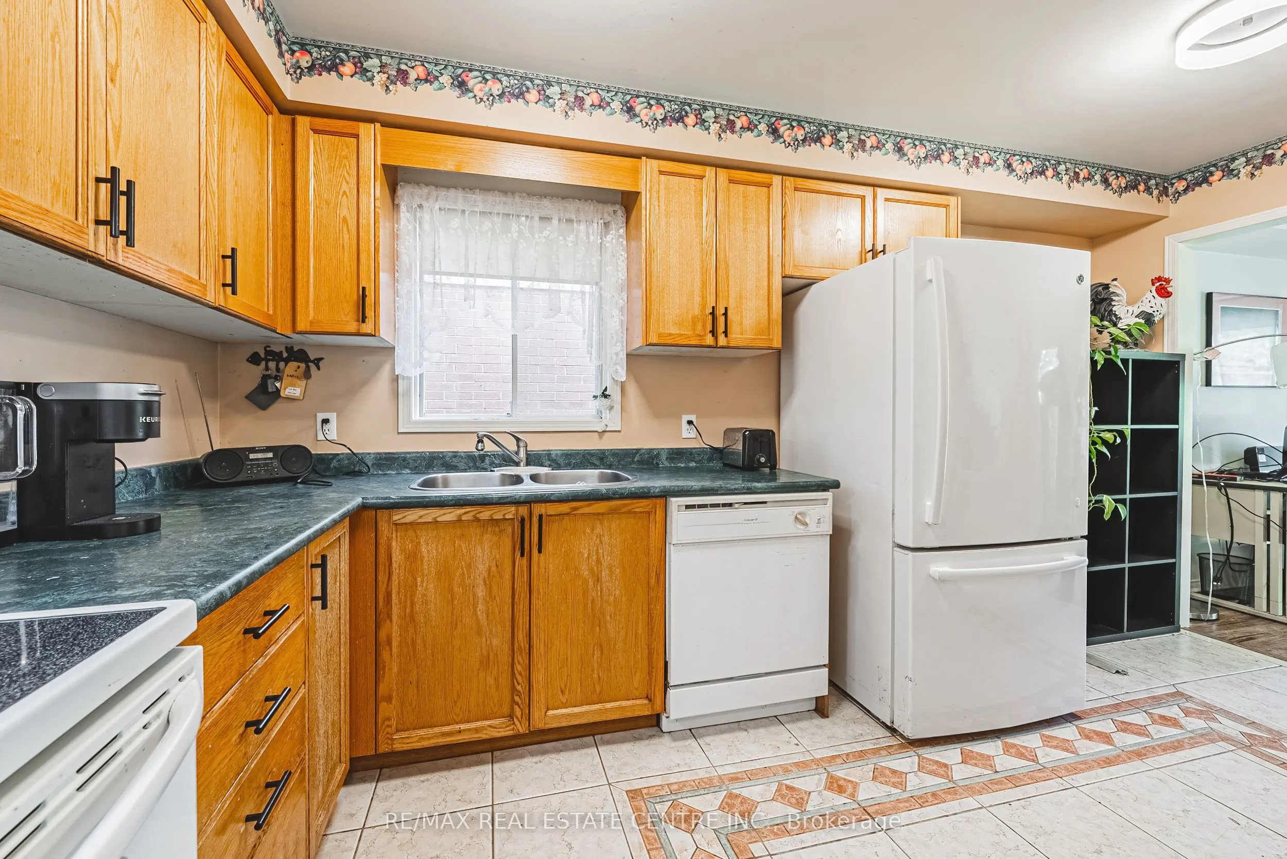 487 Taylor Crescent
