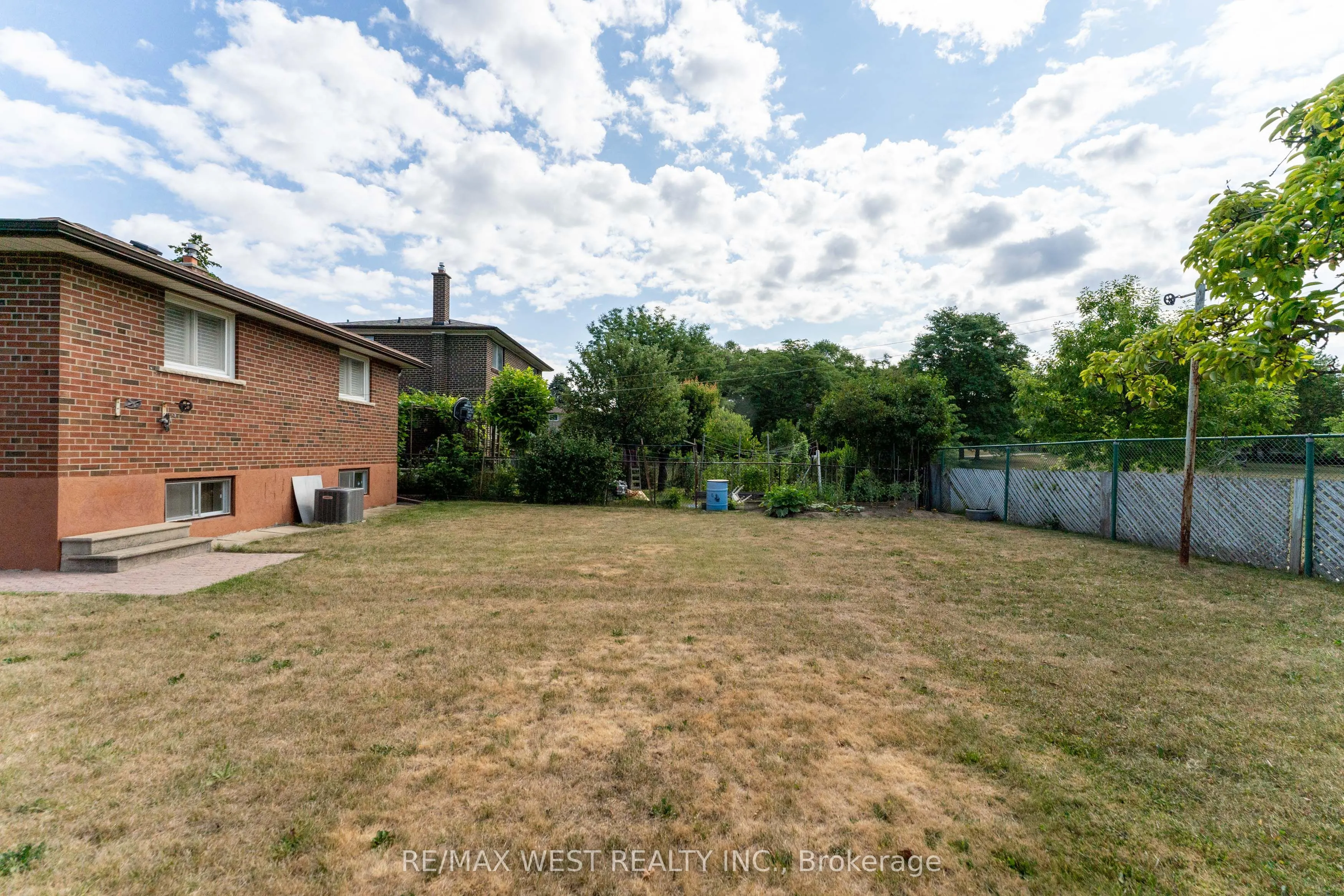 125 Honeywood Road