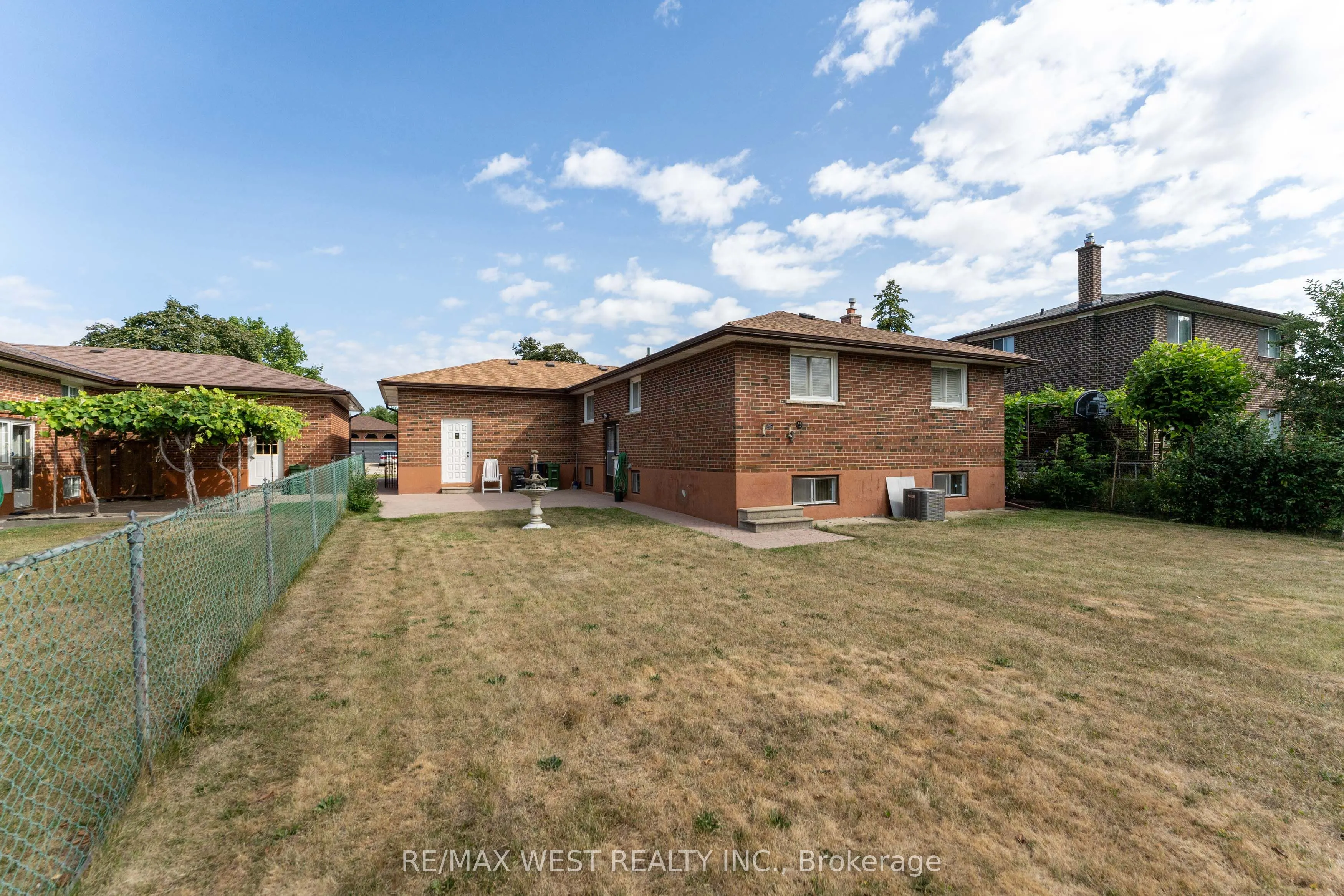 125 Honeywood Road