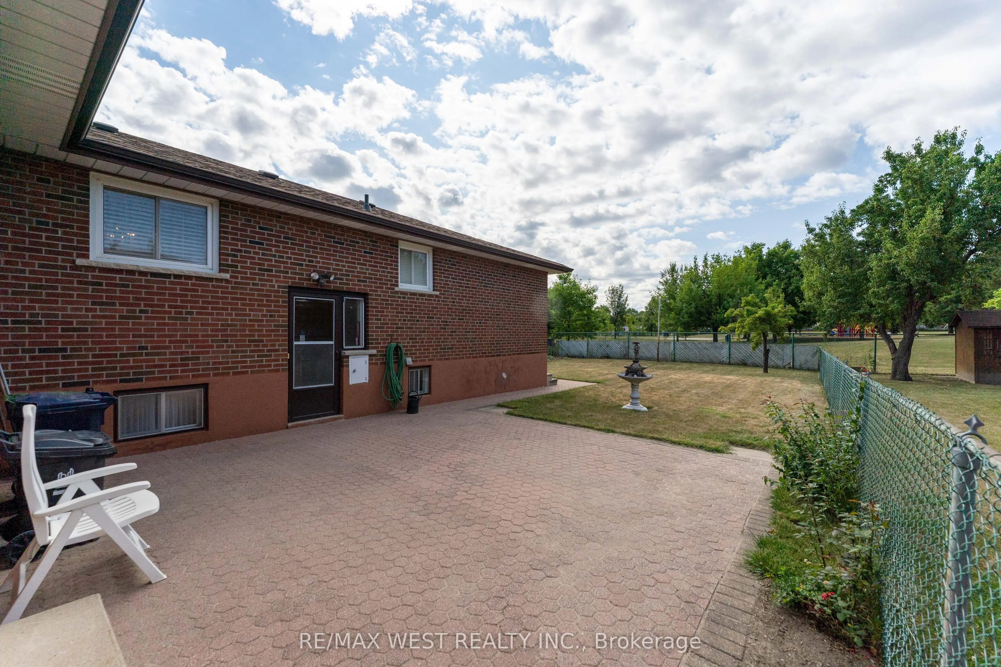 125 Honeywood Road