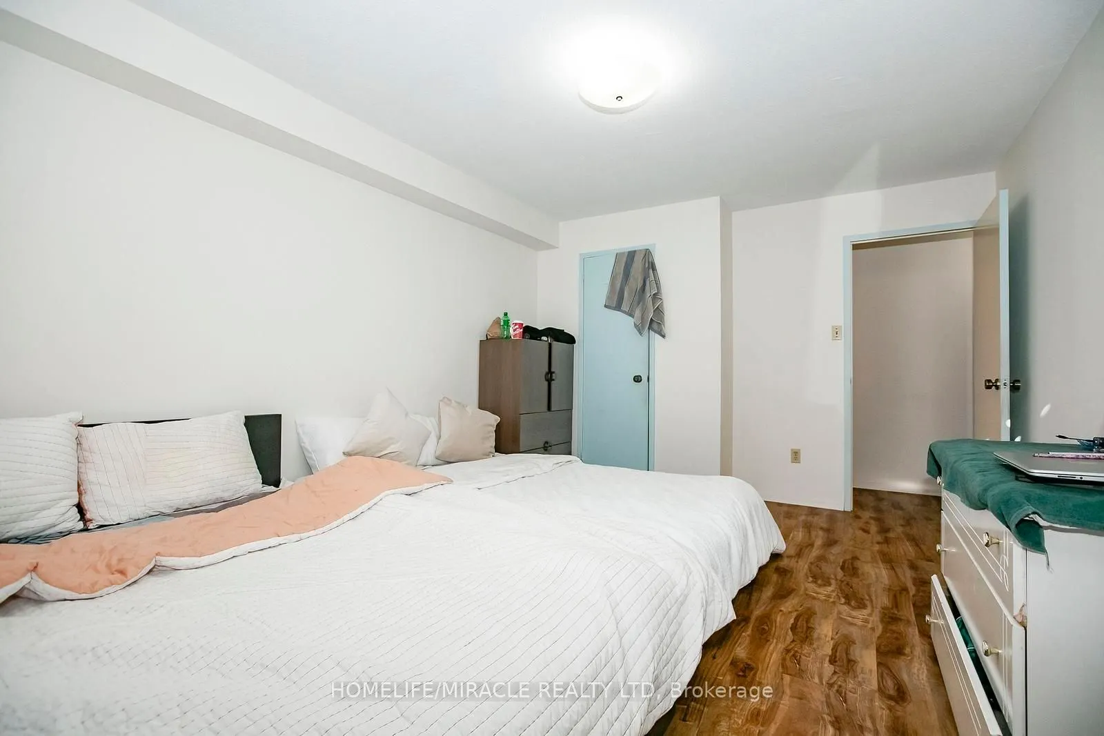 15 Kensington Road, #1610