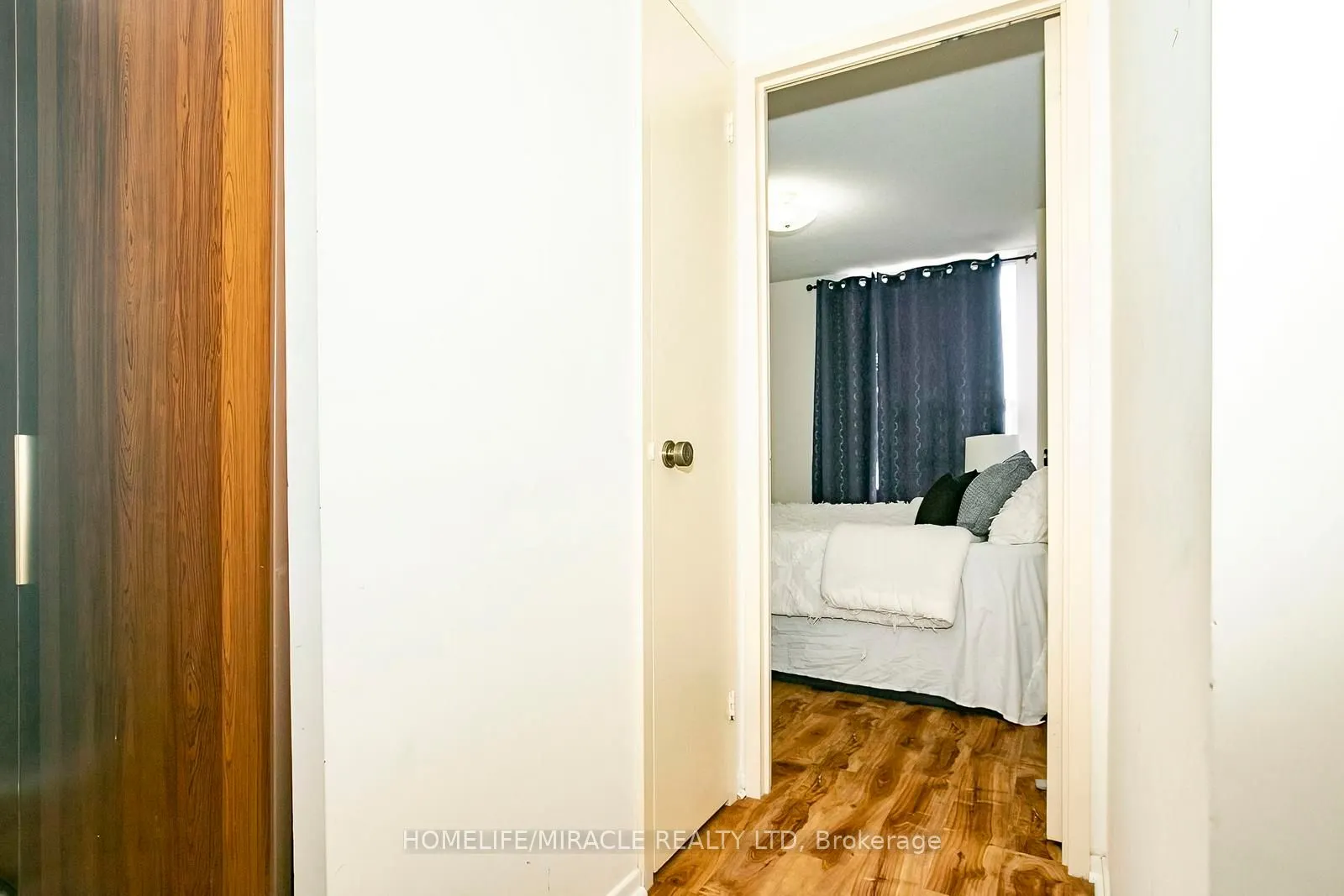 15 Kensington Road, #1610