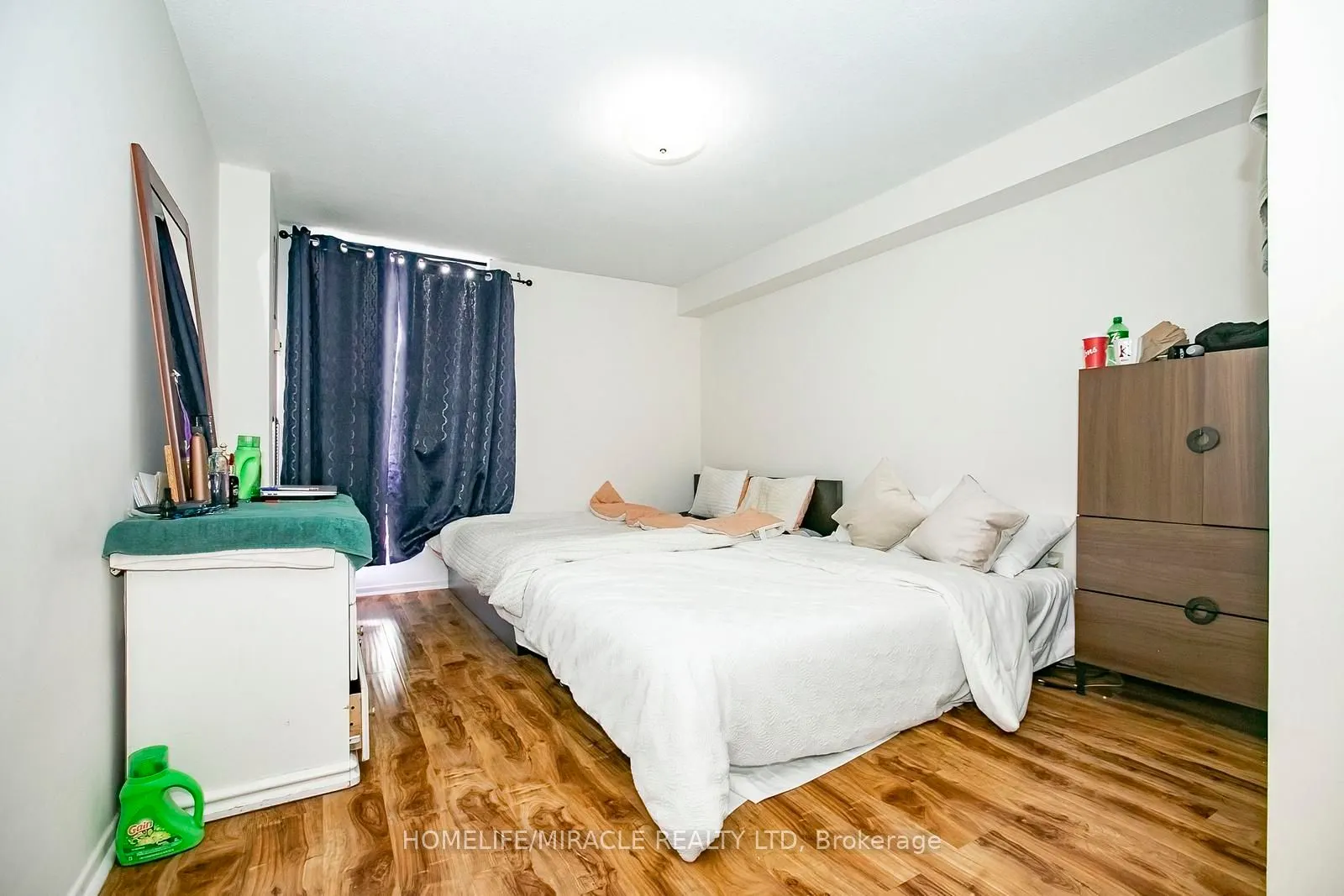 15 Kensington Road, #1610