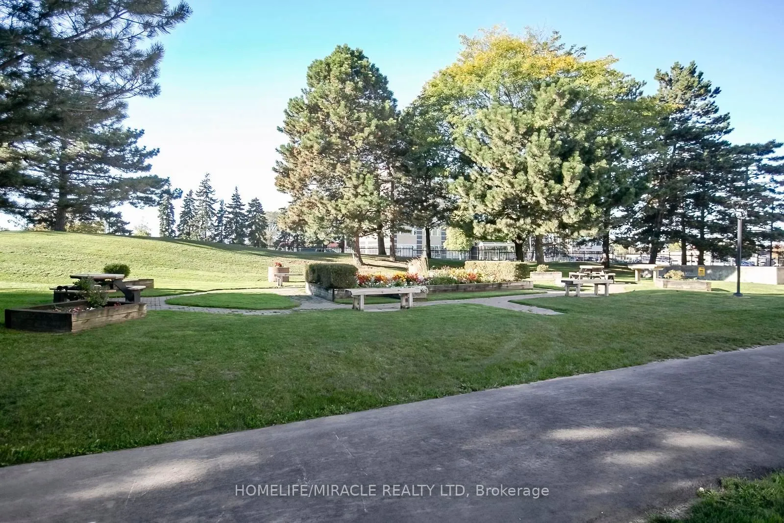 15 Kensington Road, #1610