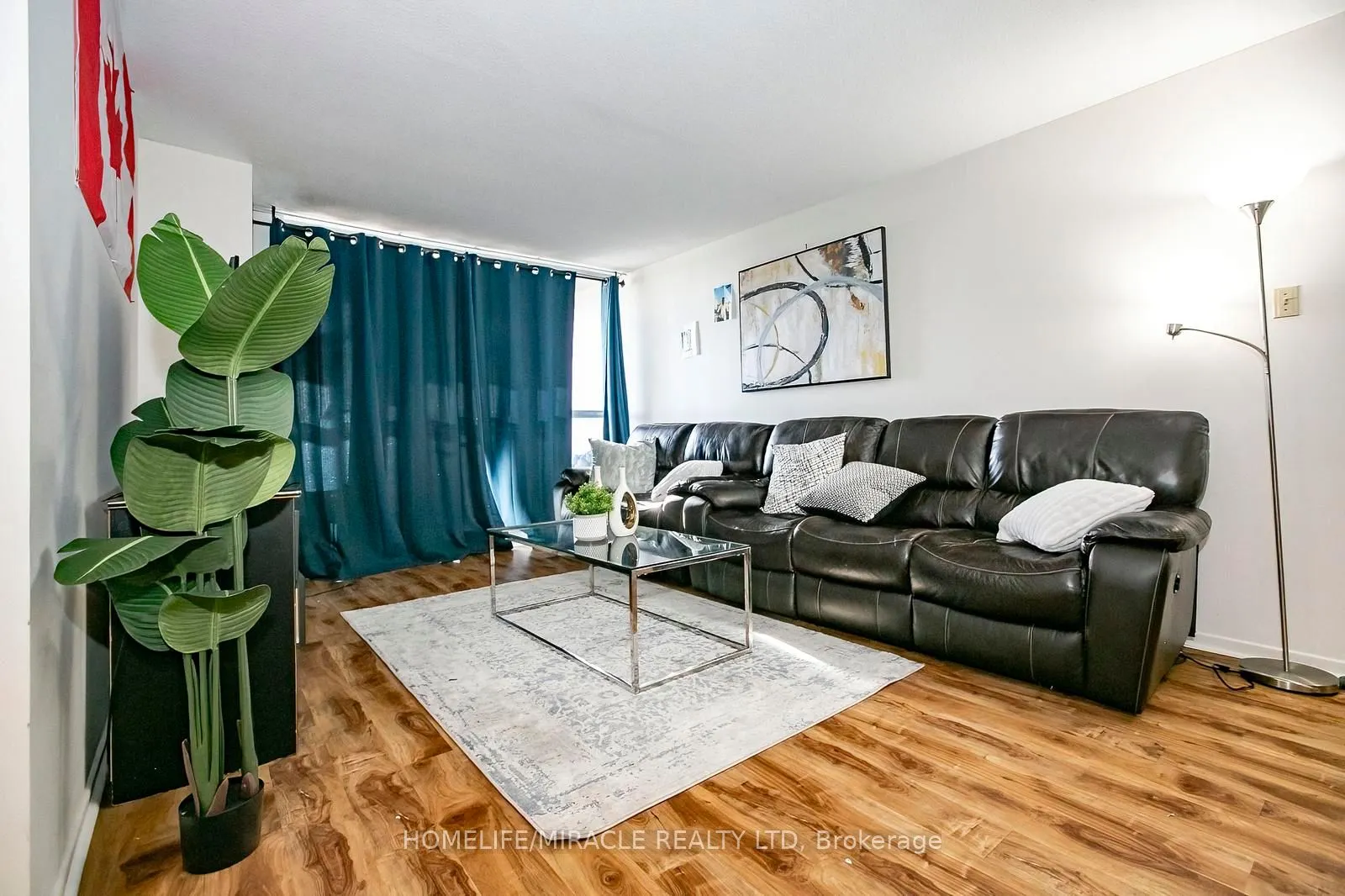 15 Kensington Road, #1610