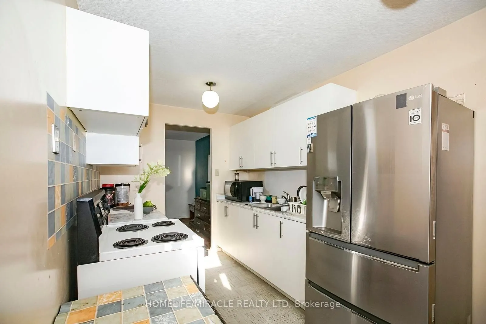 15 Kensington Road, #1610