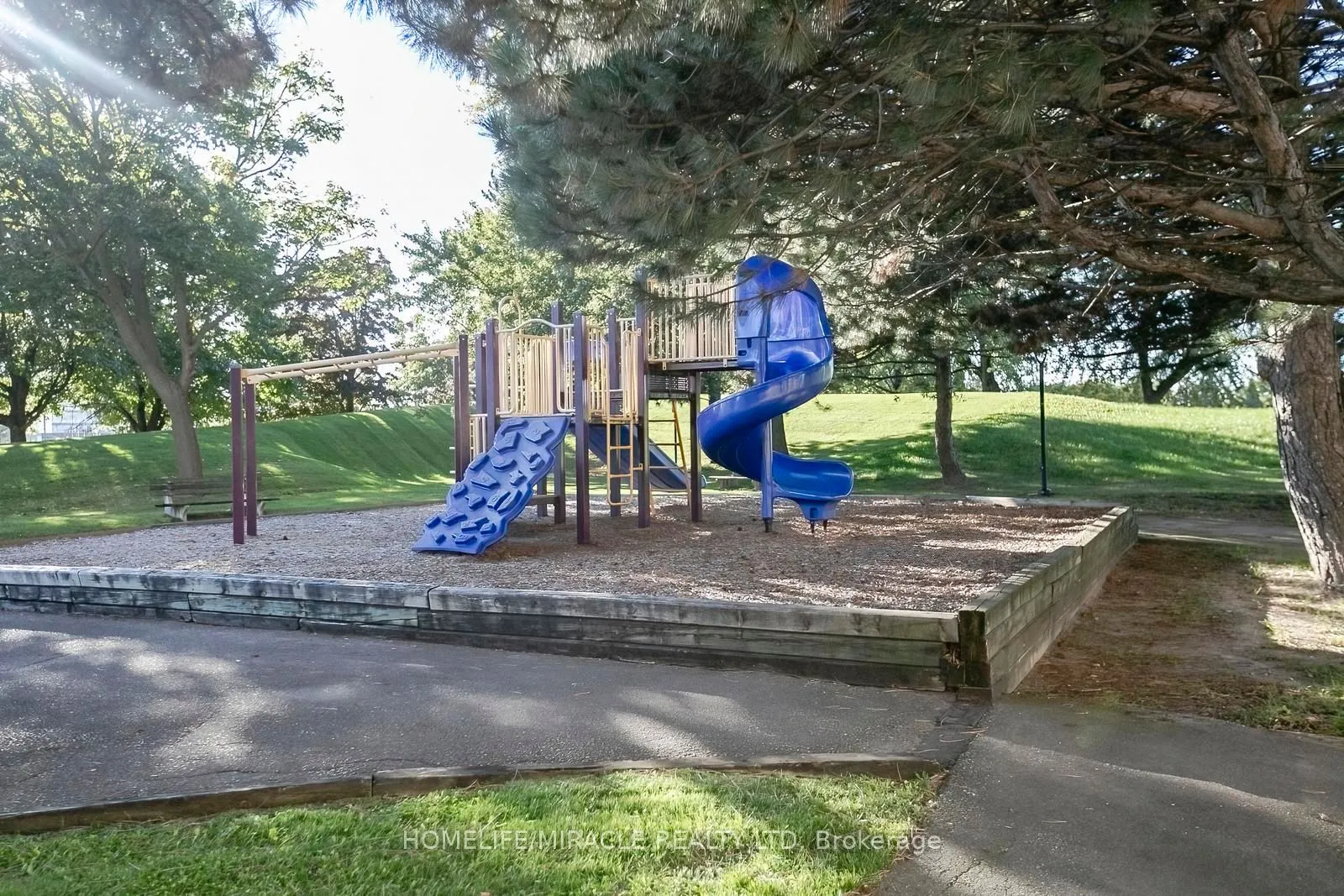 15 Kensington Road, #1610