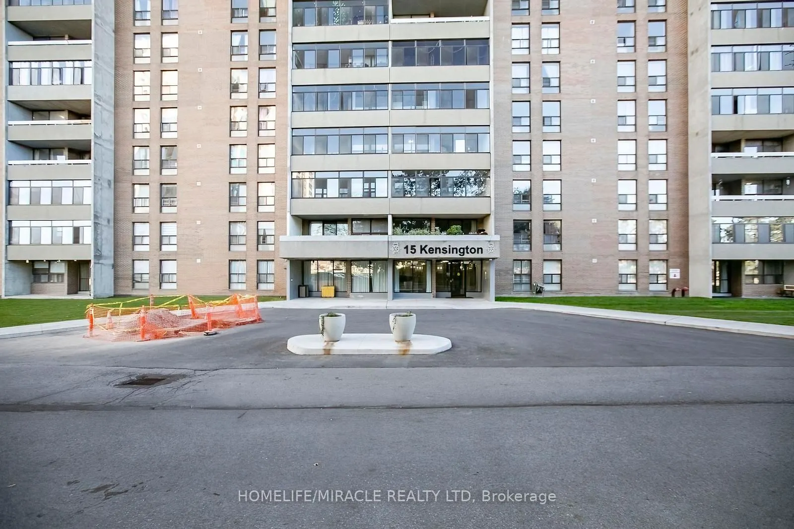 15 Kensington Road, #1610