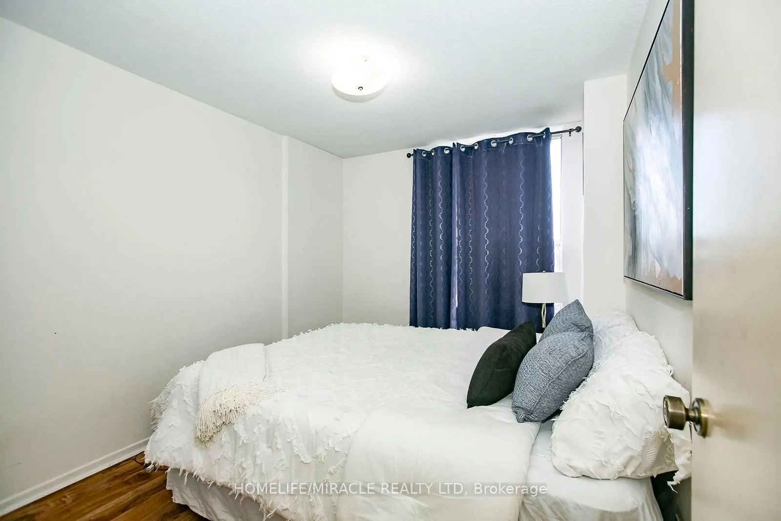 15 Kensington Road, #1610
